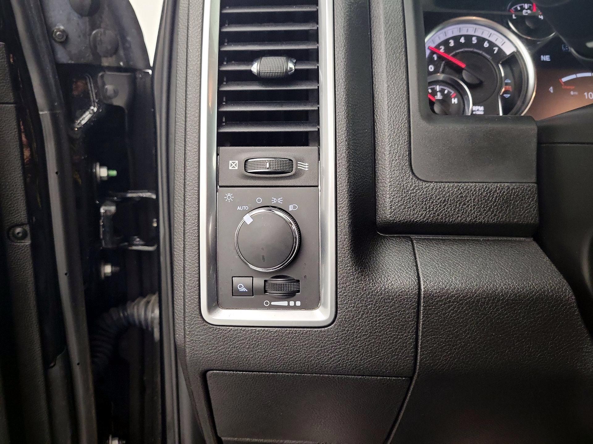 Thumbnail: 2022 RAM 1500 Classic - 13