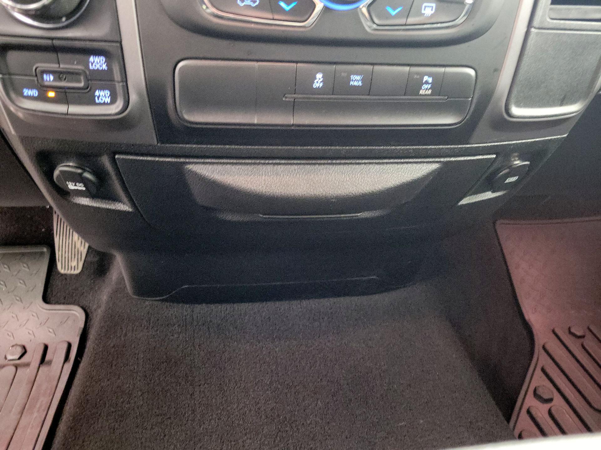 Thumbnail: 2022 RAM 1500 Classic - 18