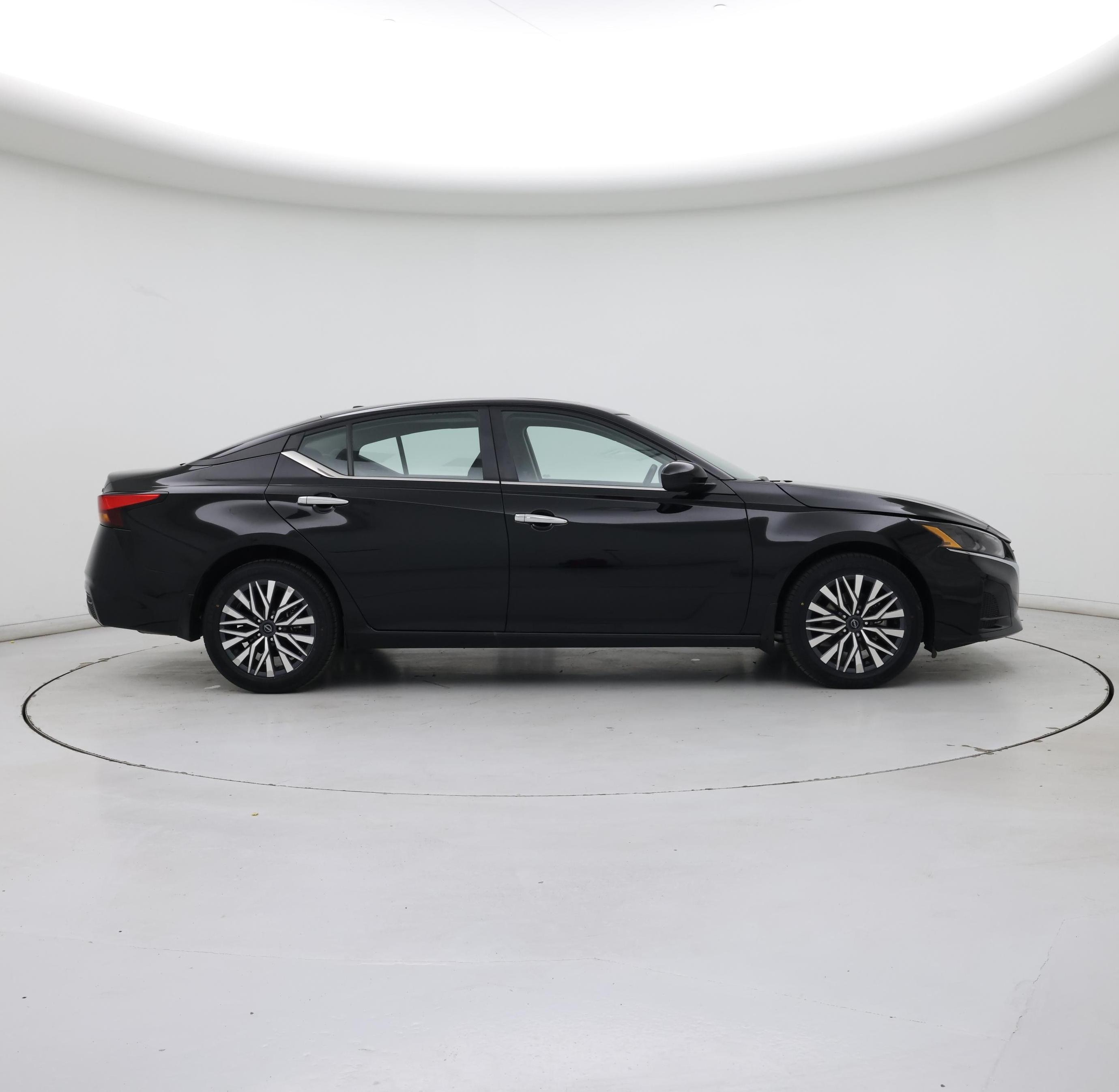 Thumbnail: 2023 Nissan Altima - 7