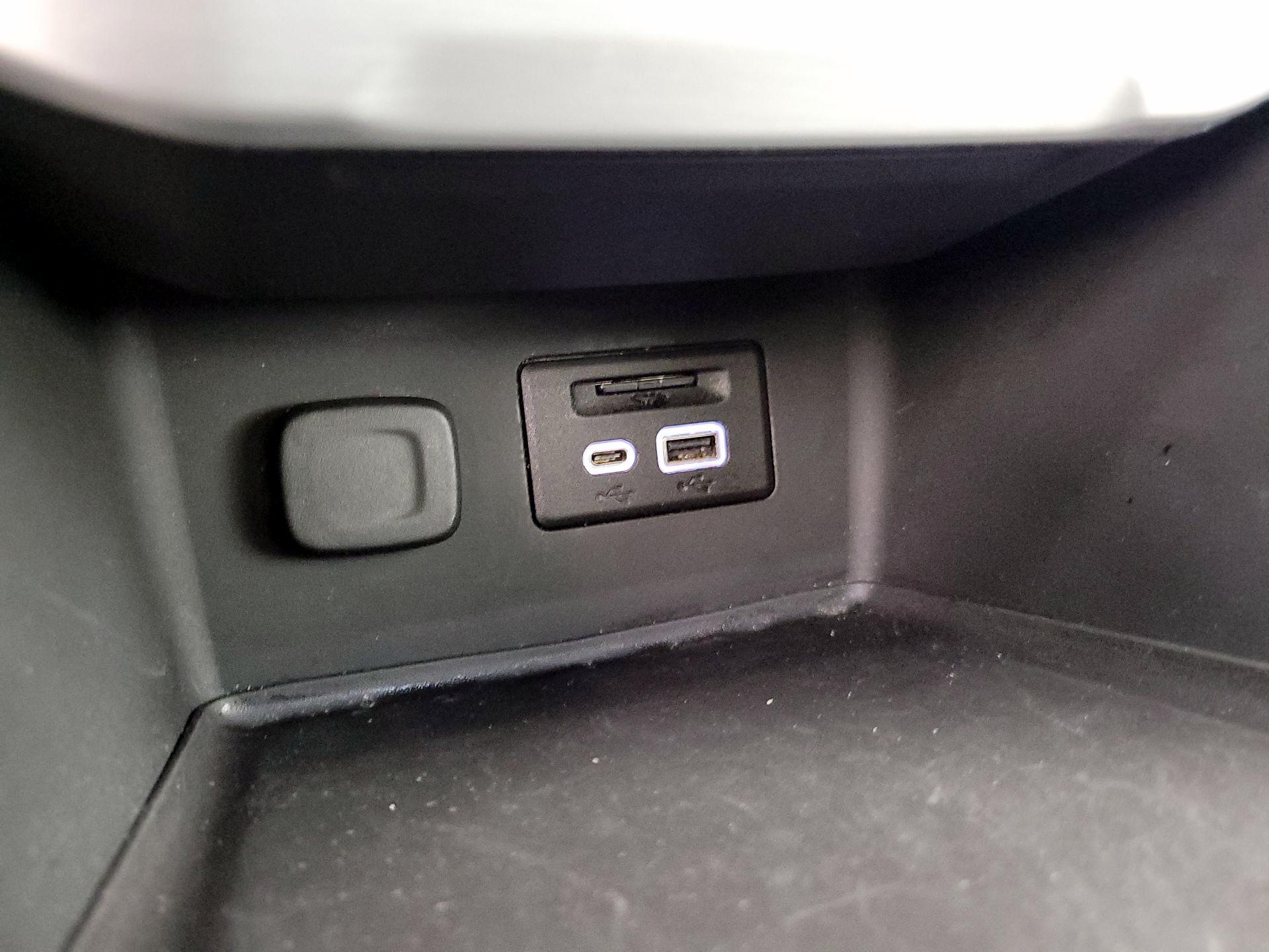 Thumbnail: 2023 GMC Acadia - 19