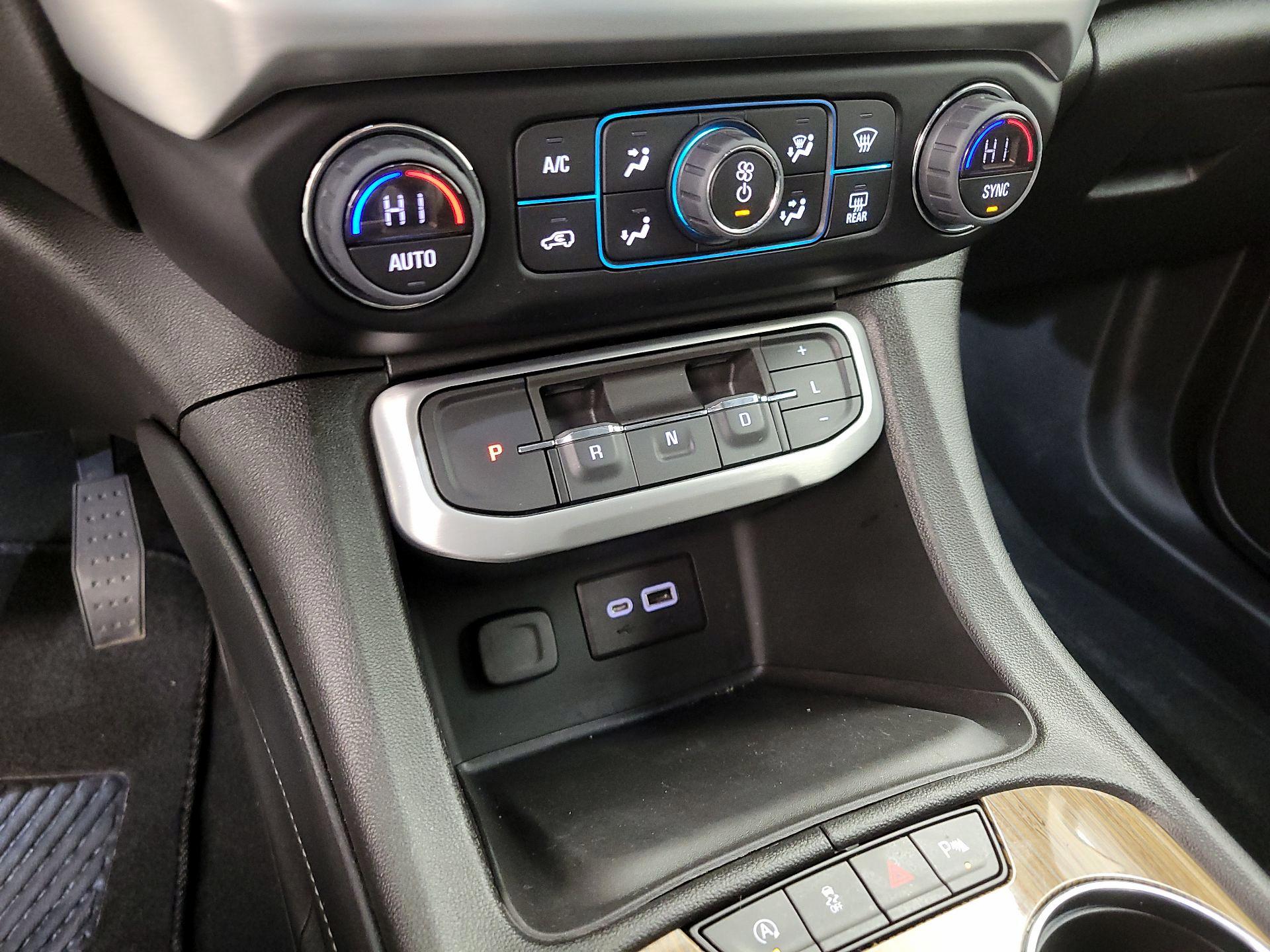 Thumbnail: 2022 GMC Acadia - 19