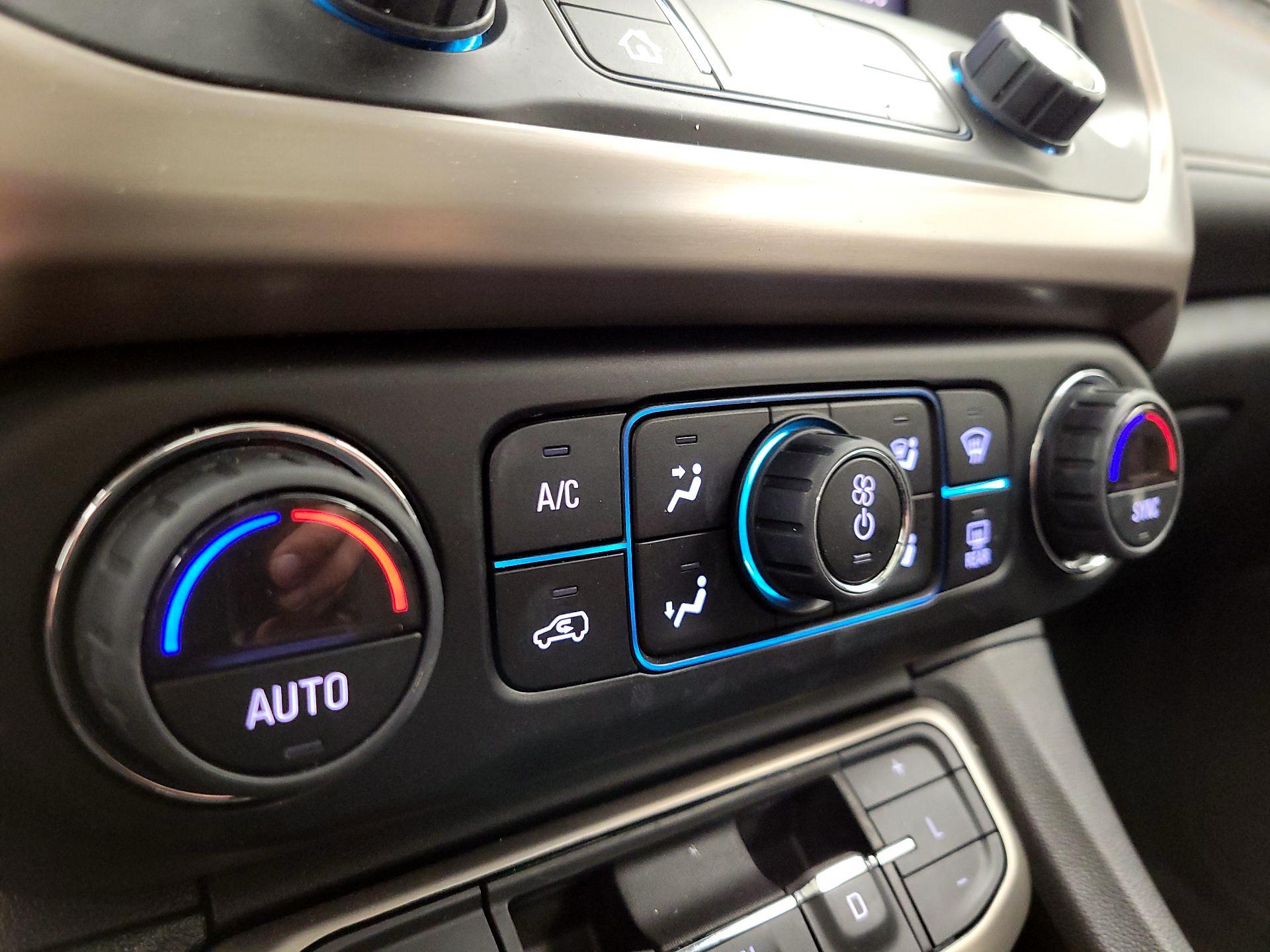 Thumbnail: 2023 GMC Acadia - 17