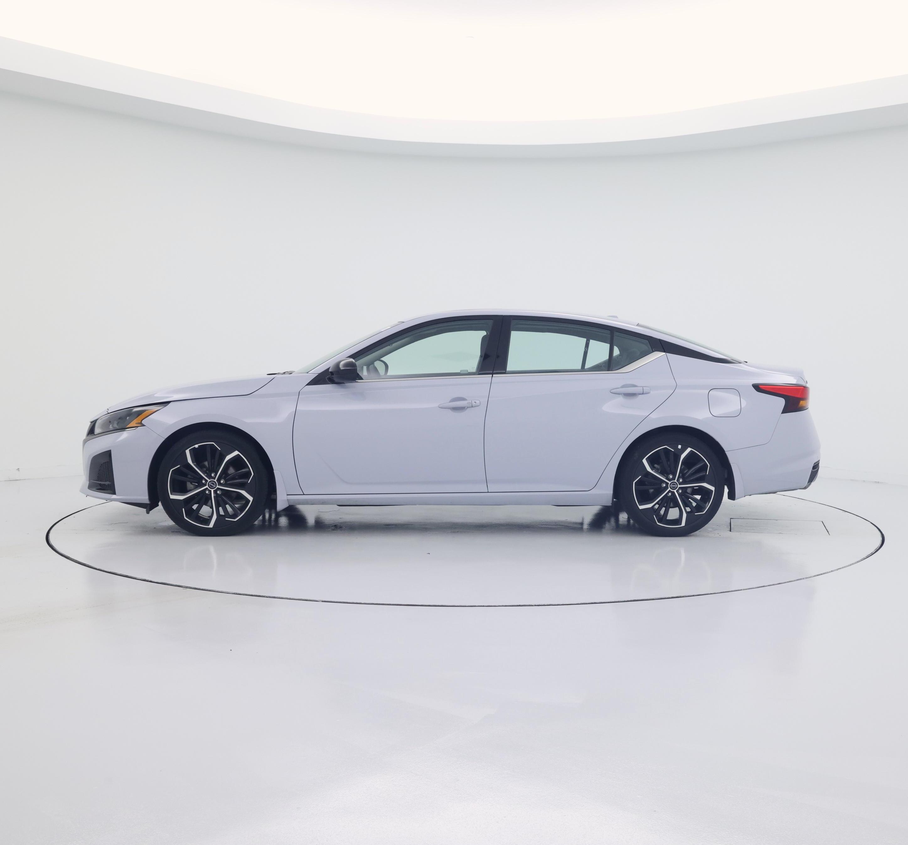 Thumbnail: 2023 Nissan Altima - 3