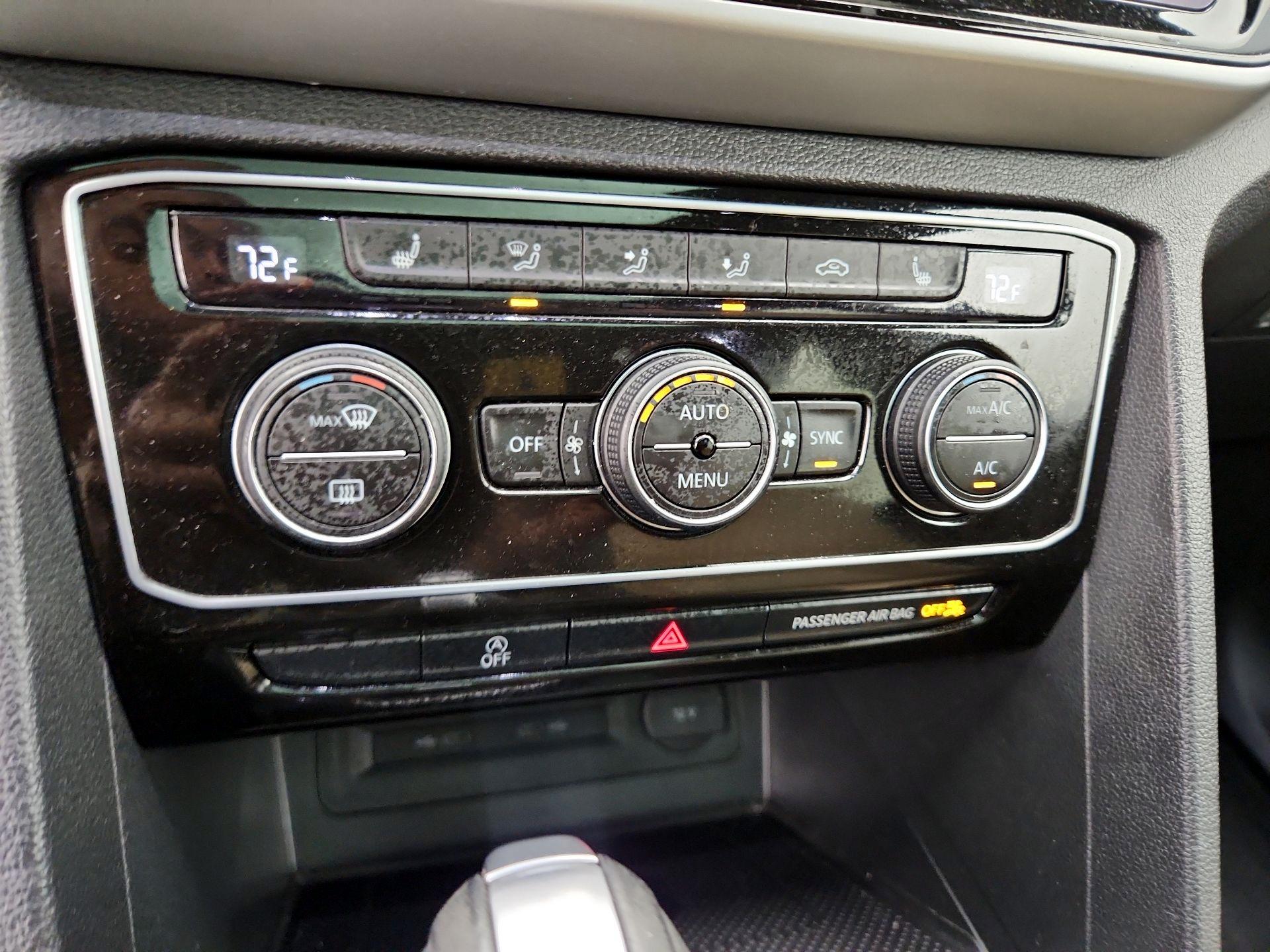 Thumbnail: 2022 Volkswagen Atlas - 16