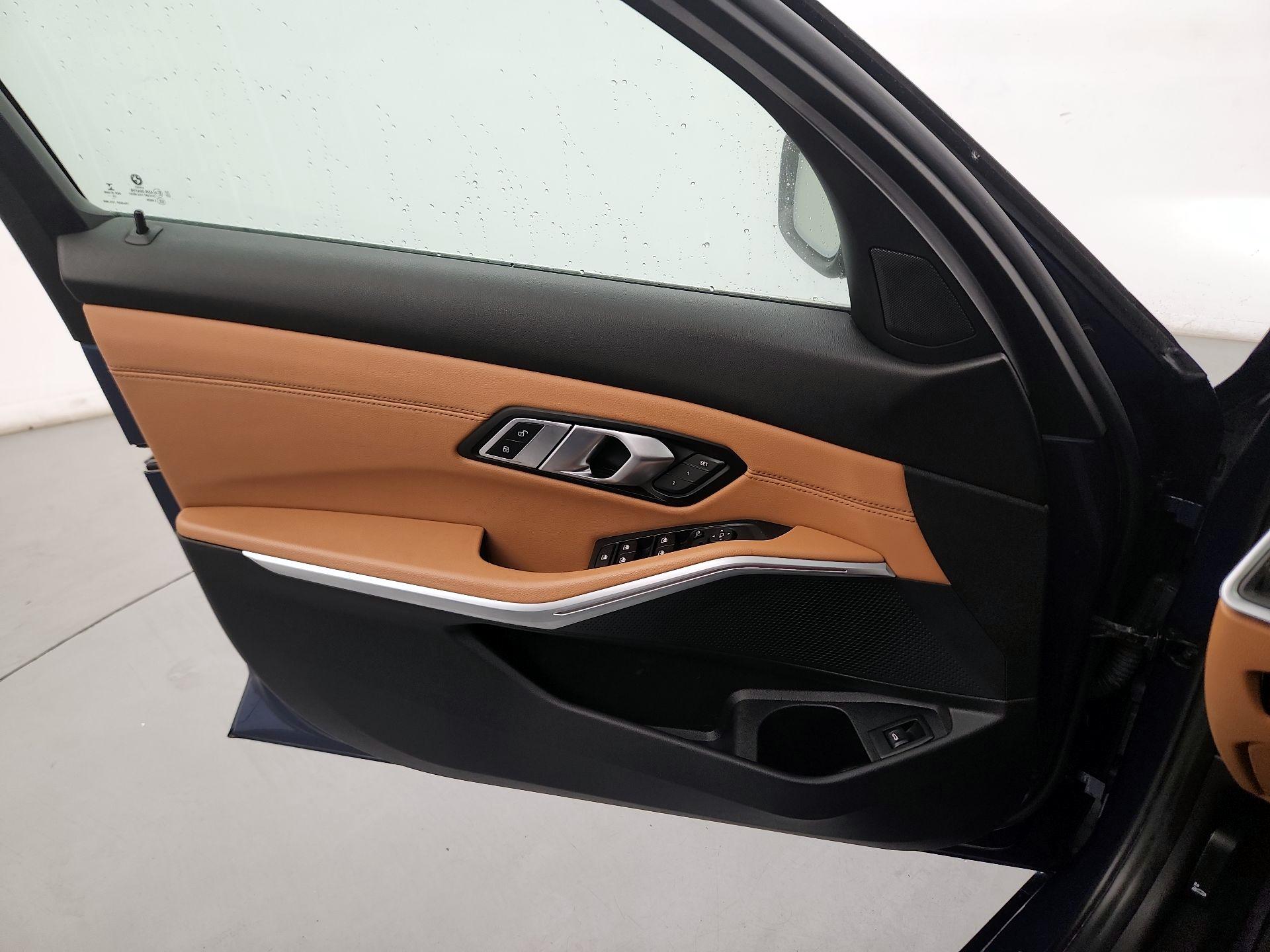 Thumbnail: 2021 BMW 3 Series - 10