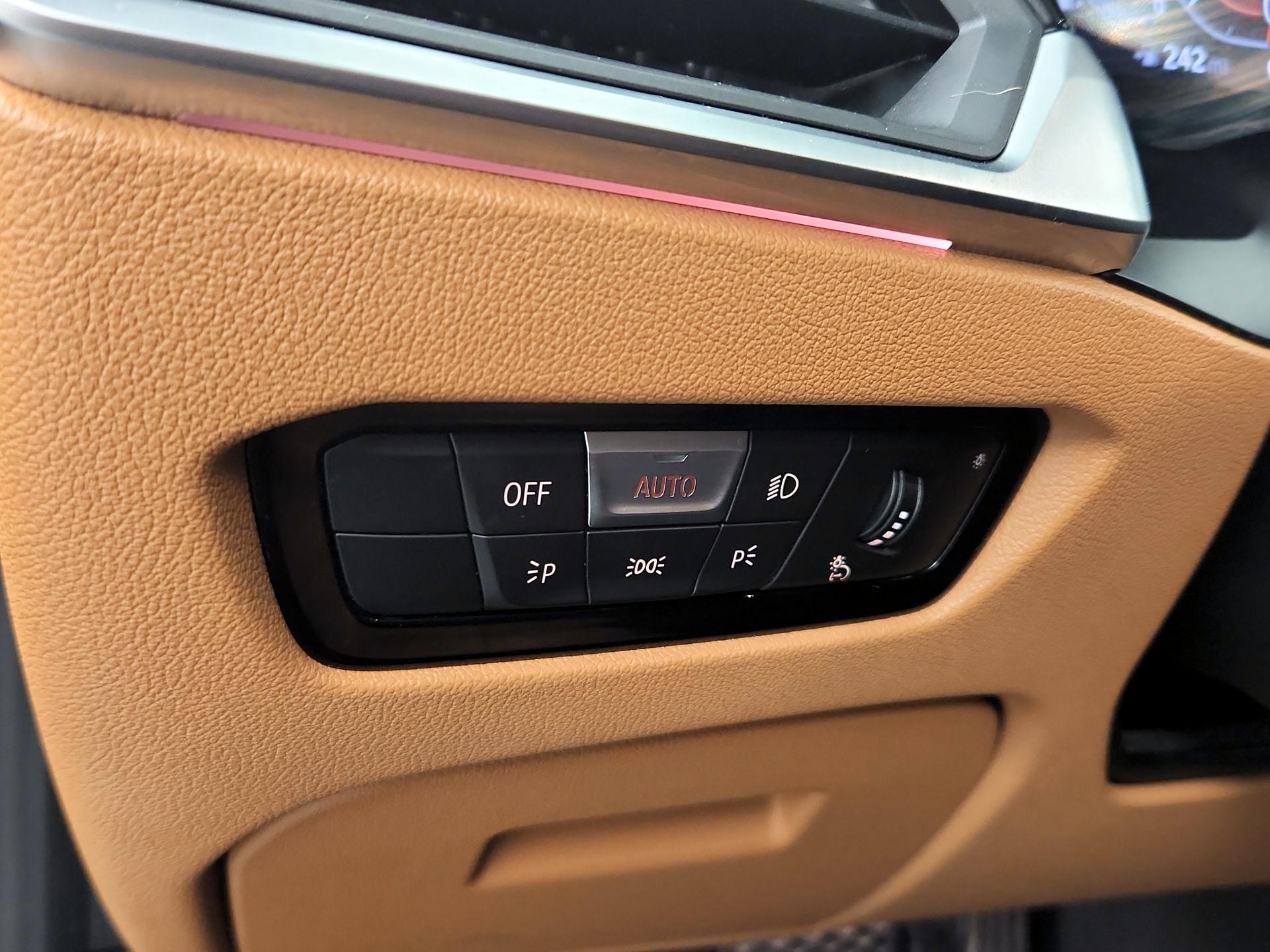 Thumbnail: 2021 BMW 3 Series - 11