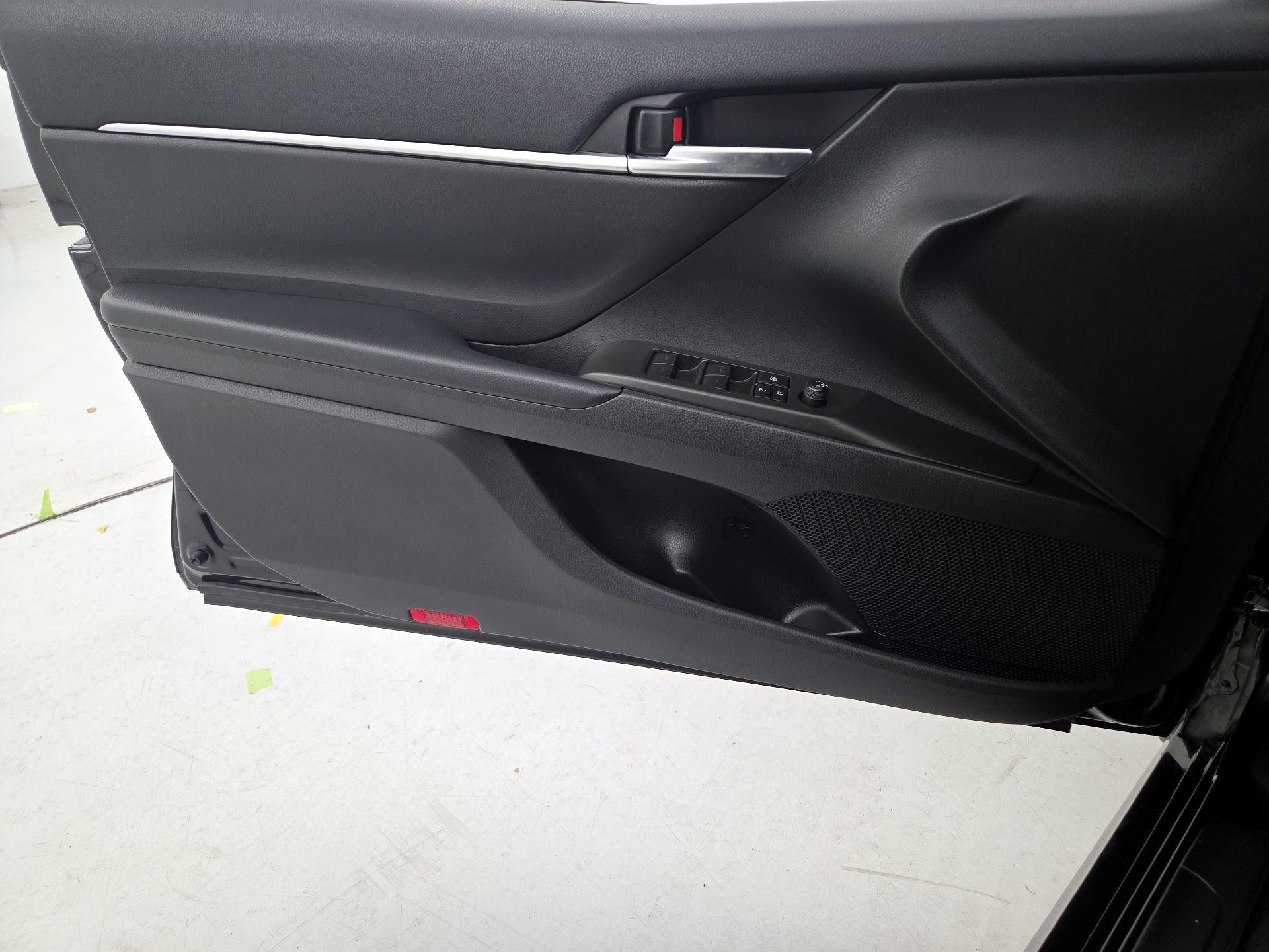 Thumbnail: 2023 Toyota Camry - 12