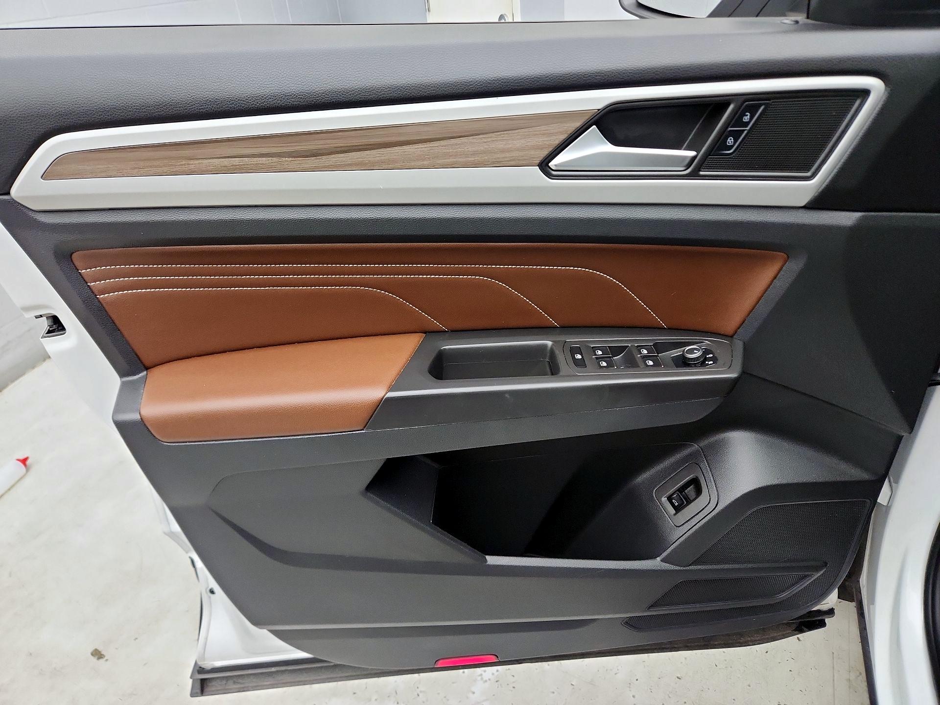 Thumbnail: 2023 Volkswagen Atlas - 12