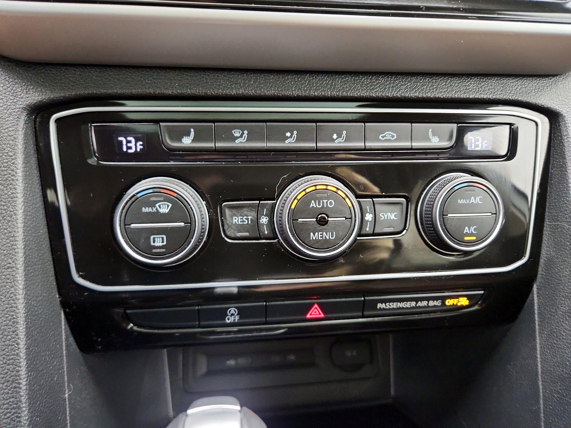 Thumbnail: 2023 Volkswagen Atlas - 17