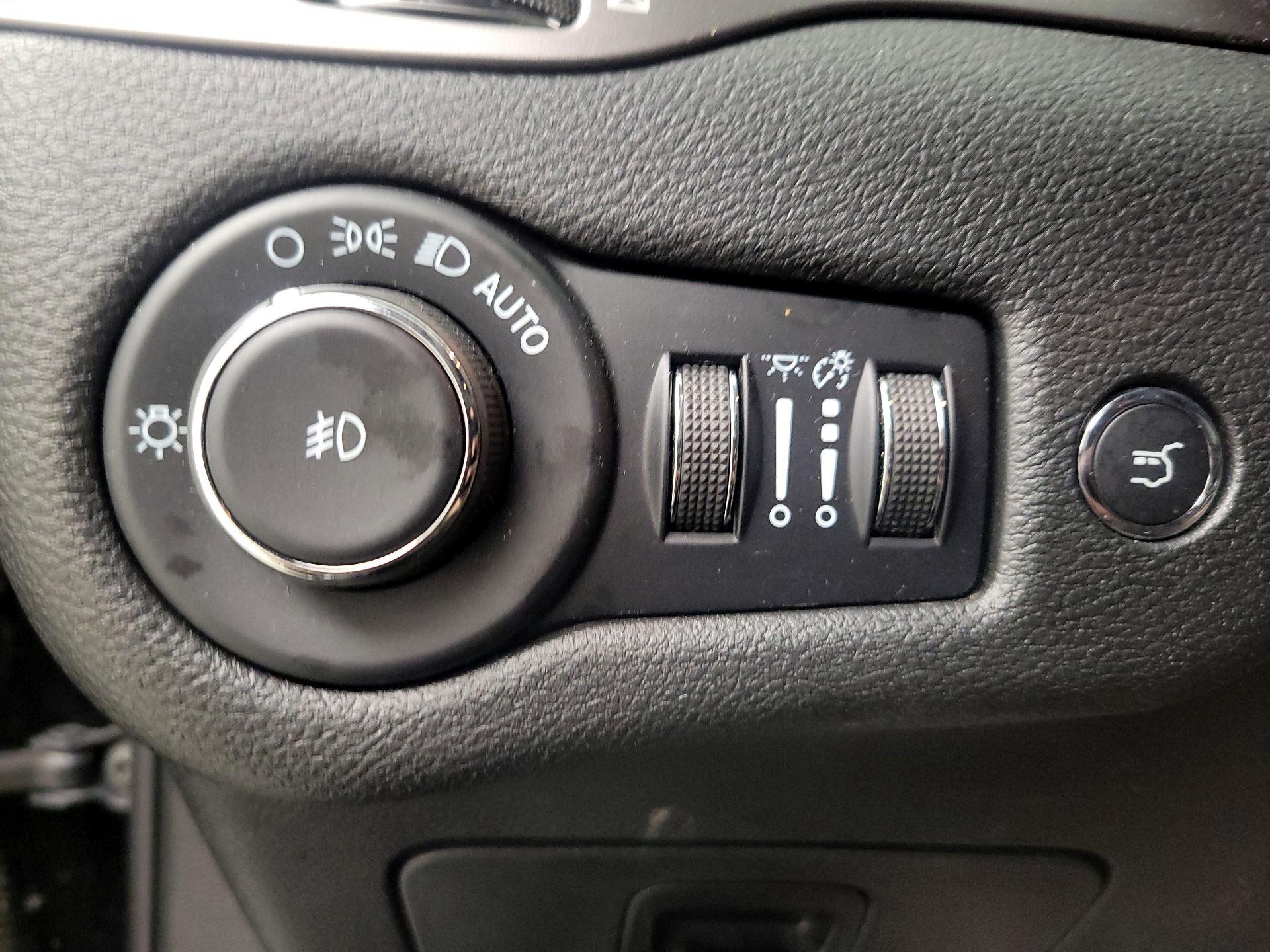 Thumbnail: 2022 Jeep Cherokee - 13