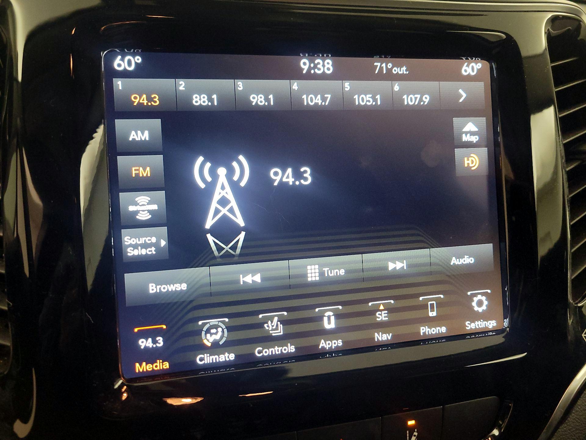 Thumbnail: 2022 Jeep Cherokee - 16