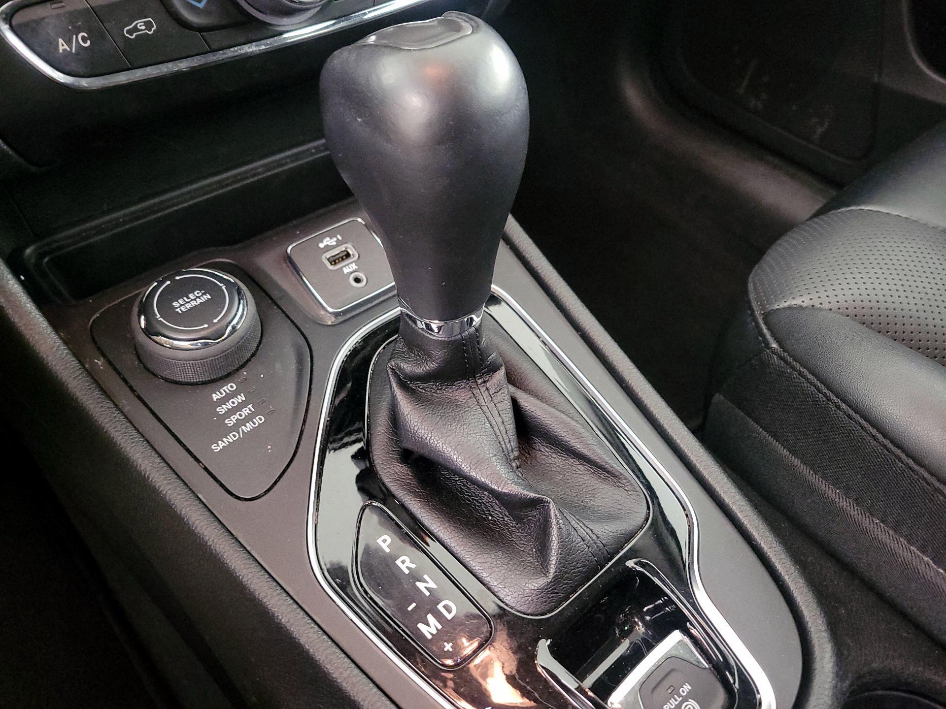 Thumbnail: 2022 Jeep Cherokee - 18