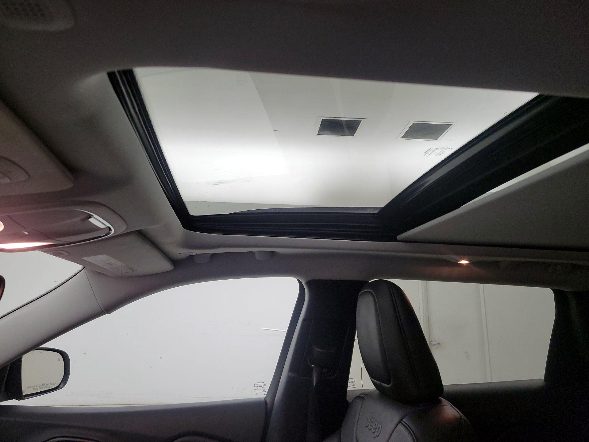 Thumbnail: 2022 Jeep Cherokee - 20