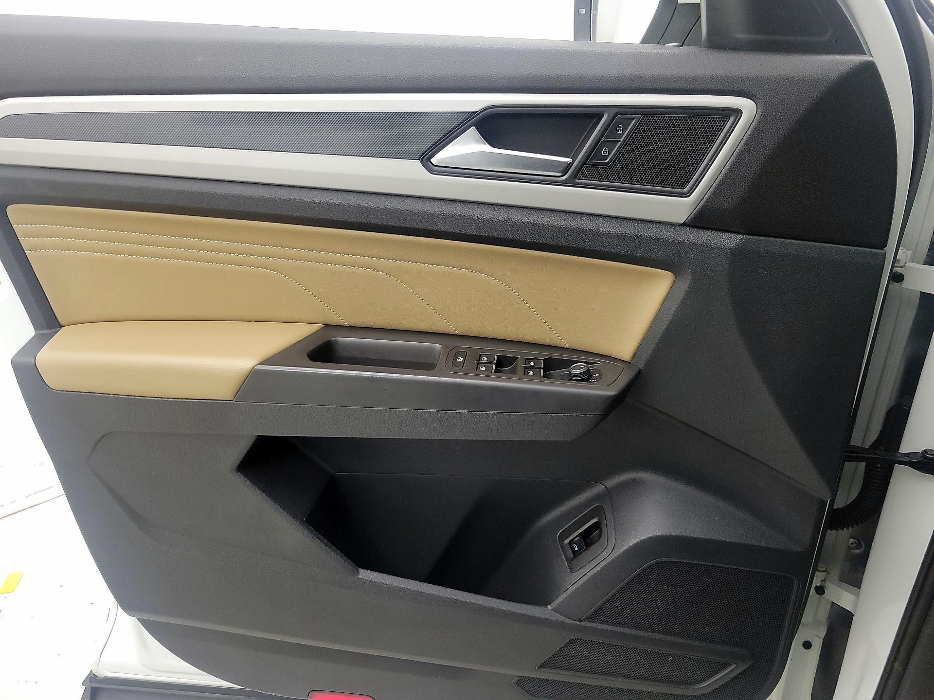 Thumbnail: 2022 Volkswagen Atlas - 12