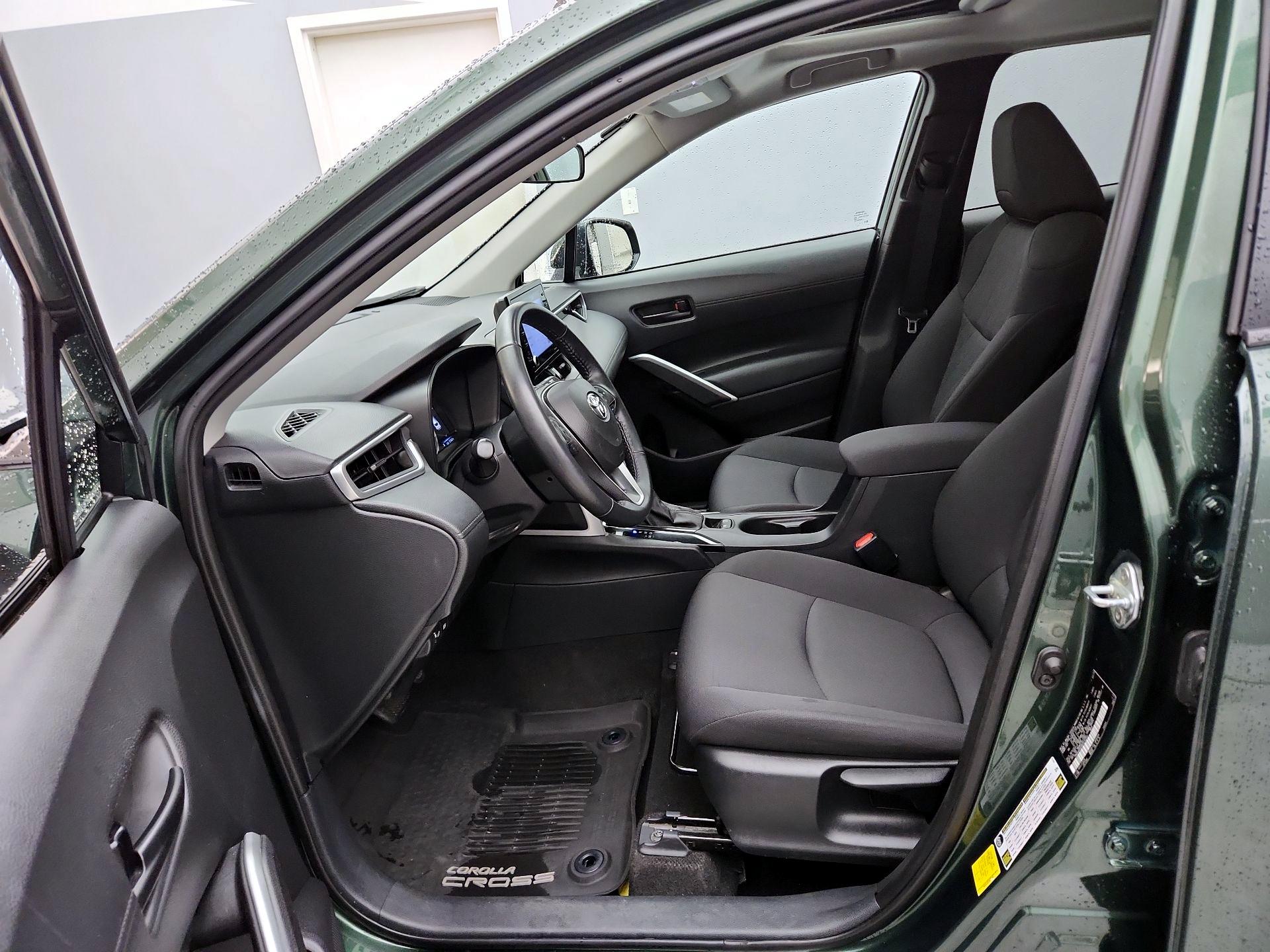 Thumbnail: 2022 Toyota Corolla Cross - 11