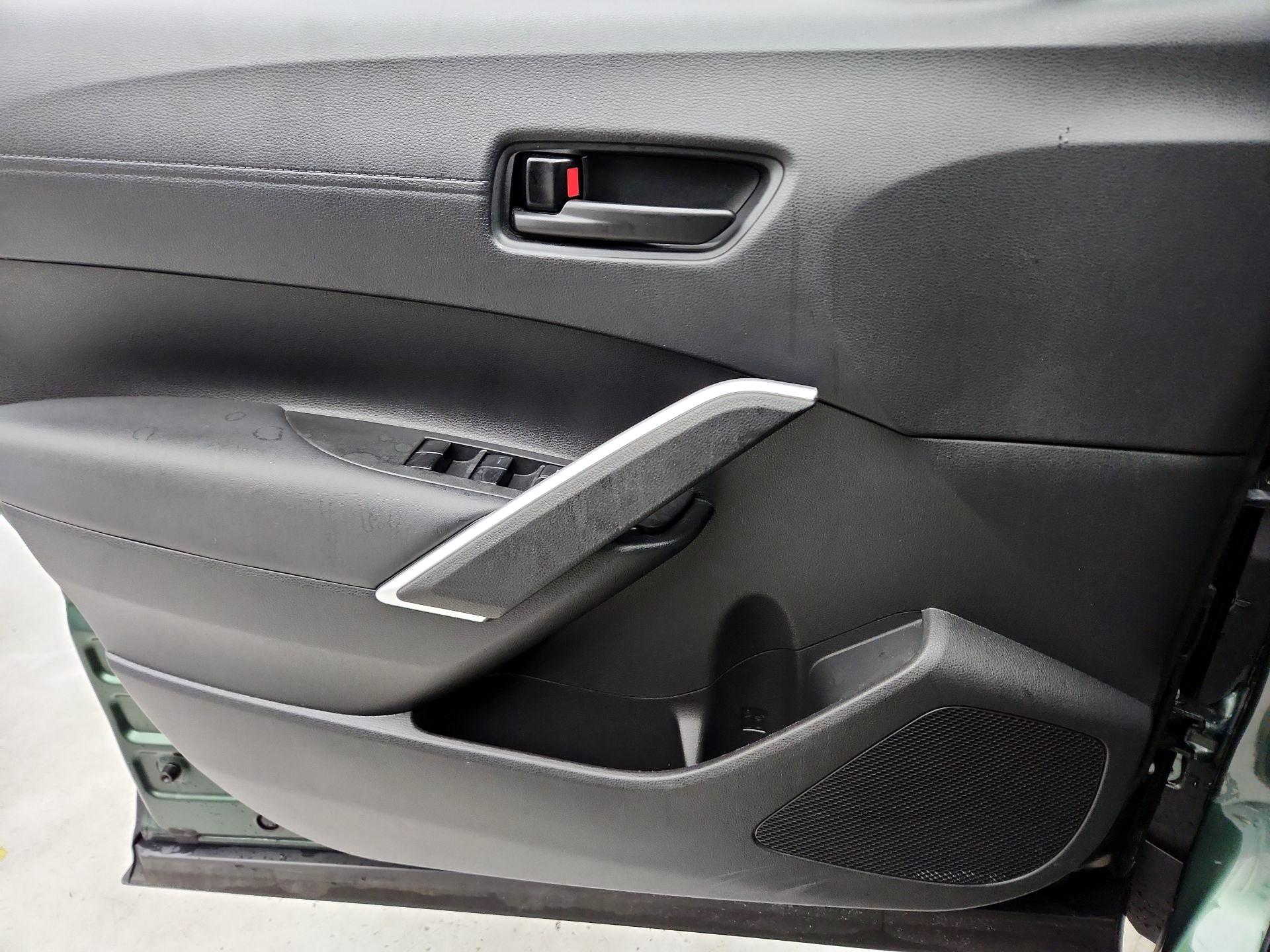 Thumbnail: 2022 Toyota Corolla Cross - 12