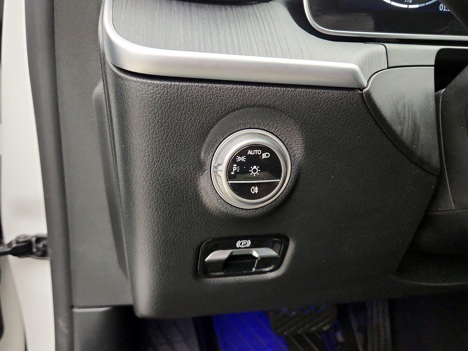 Thumbnail: 2023 Mercedes-Benz C-Class - 13