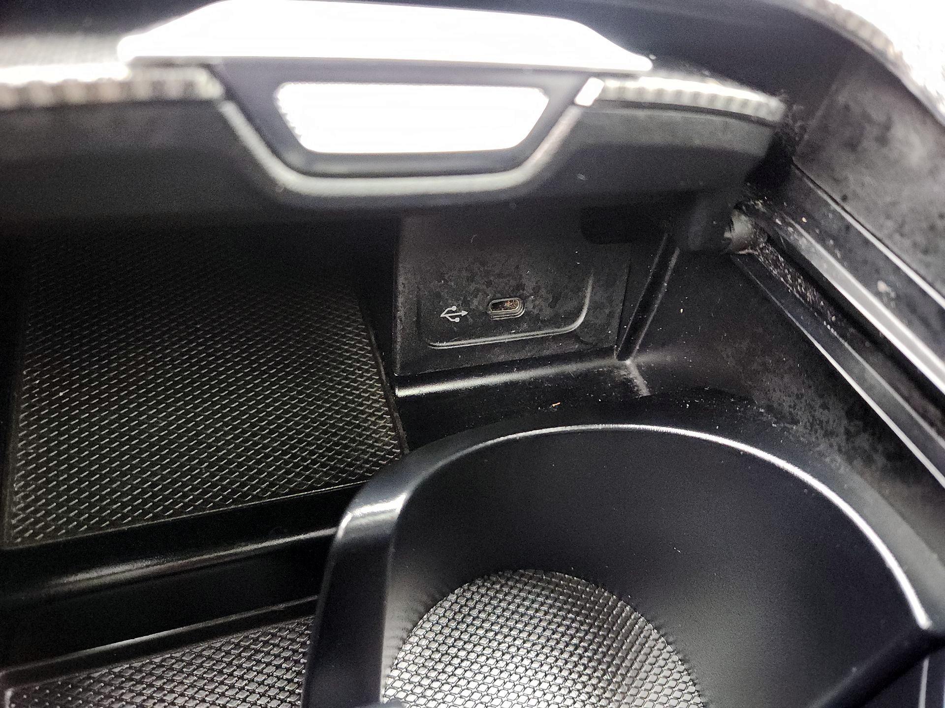 Thumbnail: 2023 Mercedes-Benz C-Class - 18