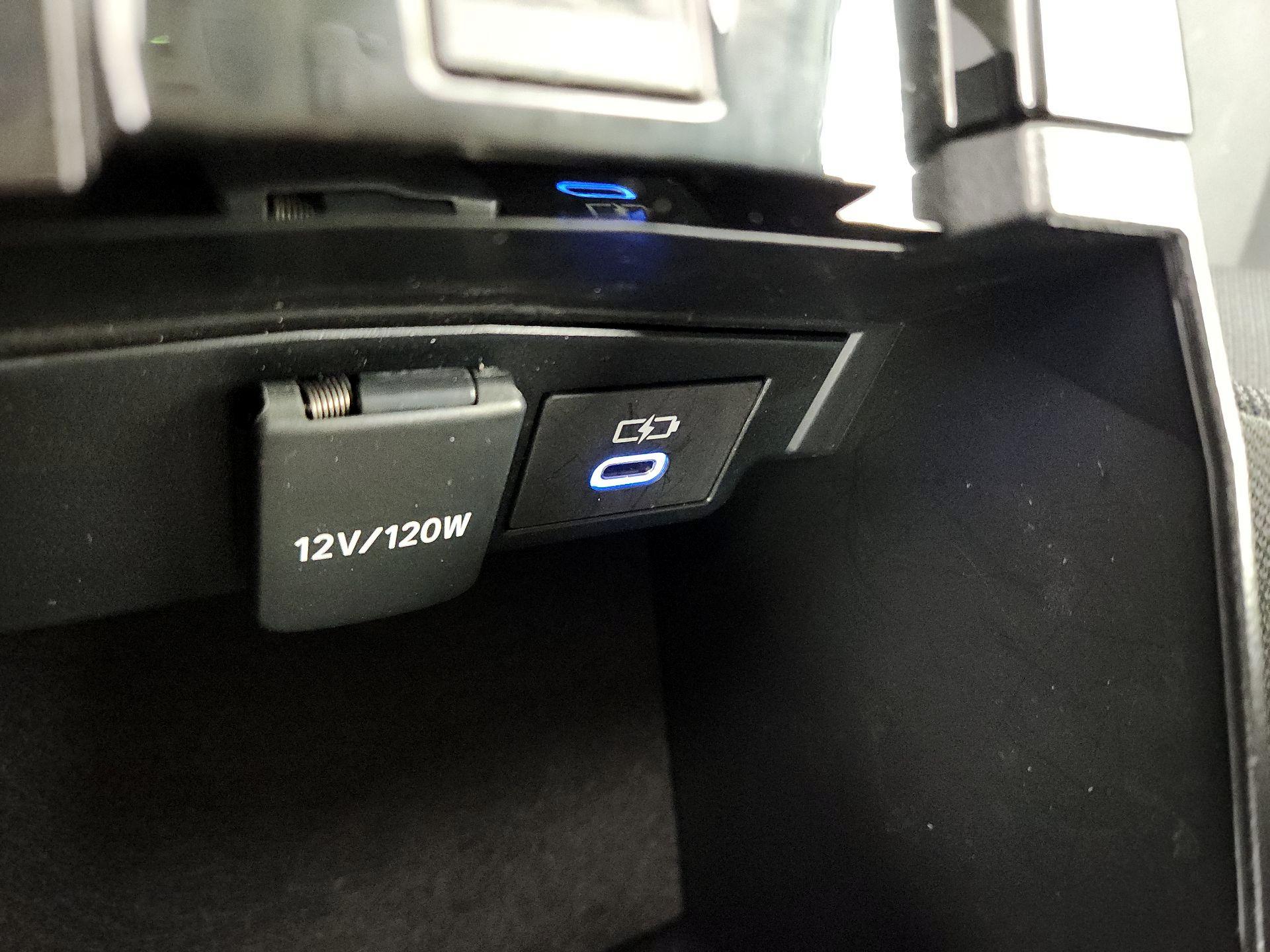 Thumbnail: 2022 Toyota Corolla - 18