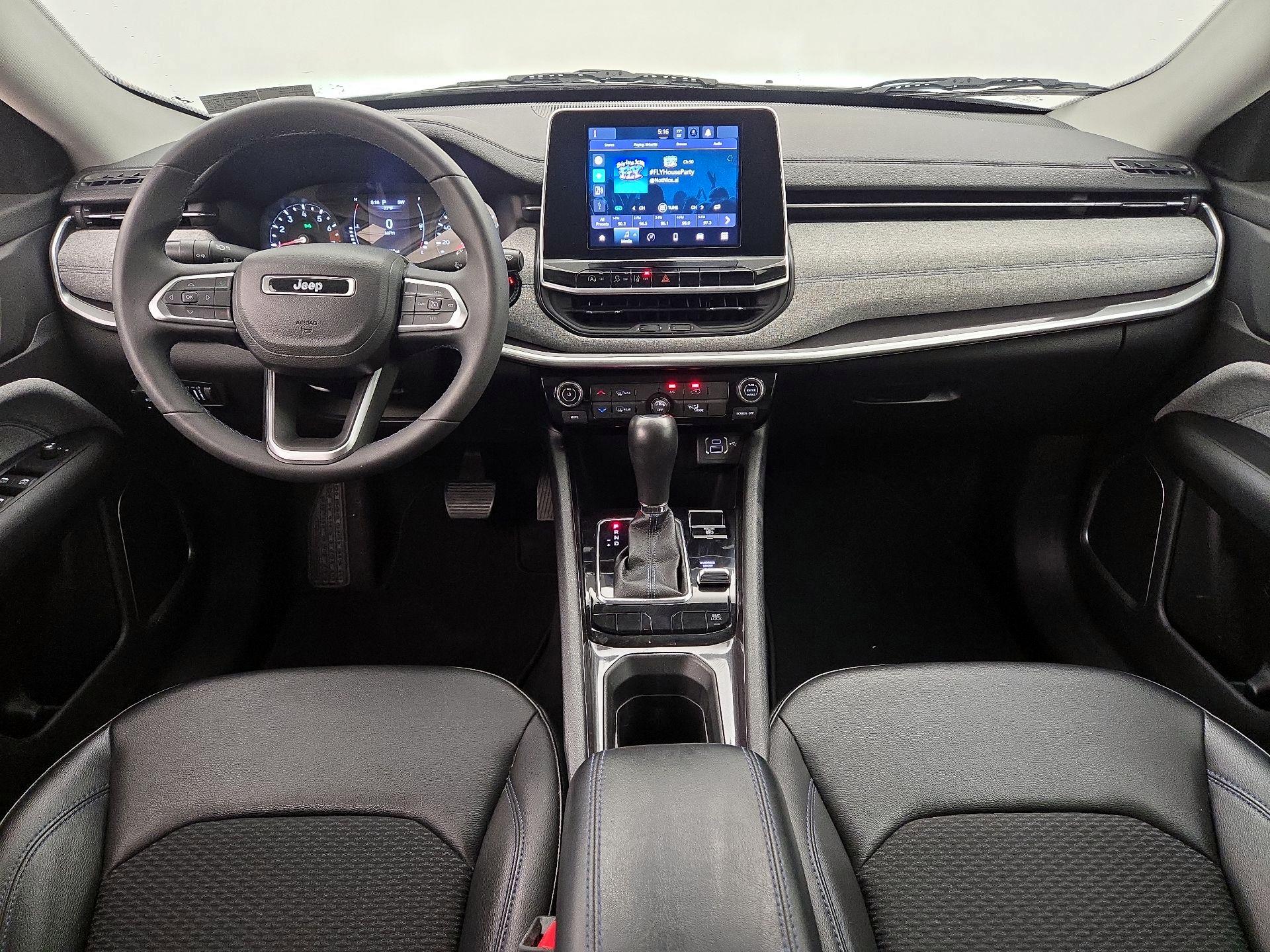 Thumbnail: 2022 Jeep Compass - 9