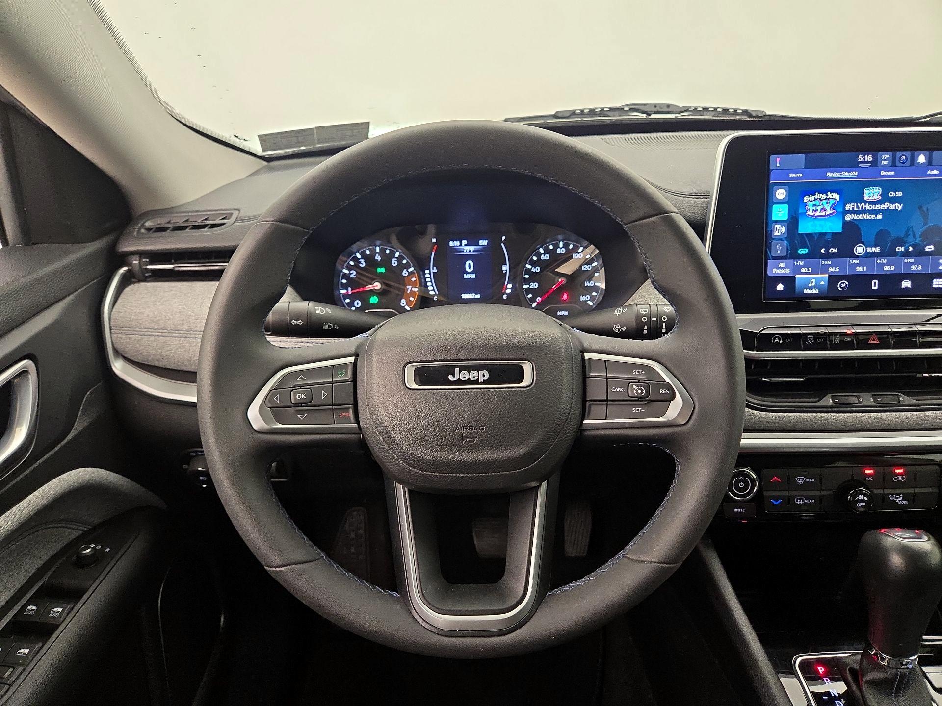 Thumbnail: 2022 Jeep Compass - 10