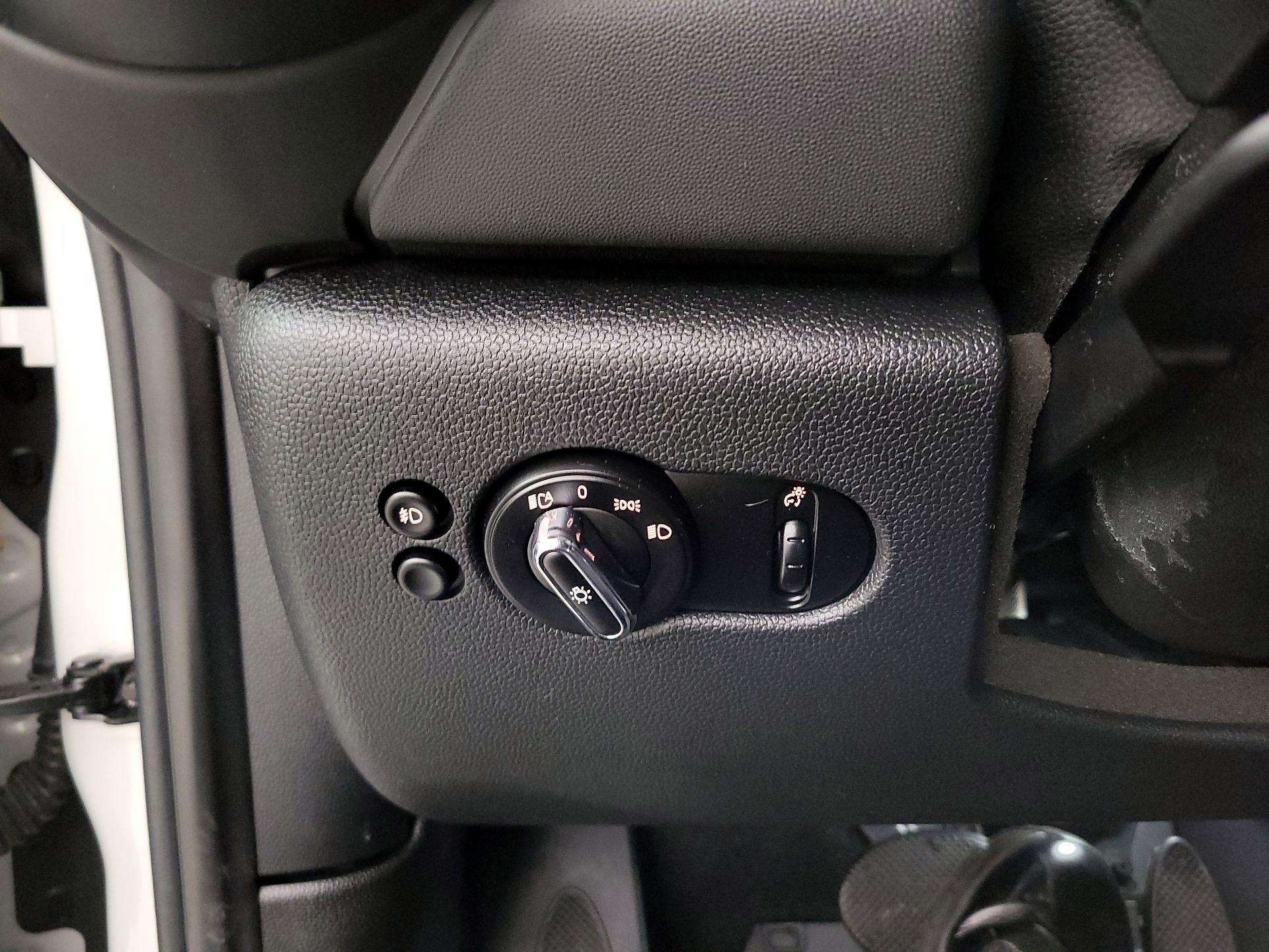 Thumbnail: 2021 MINI Cooper Hardtop - 13