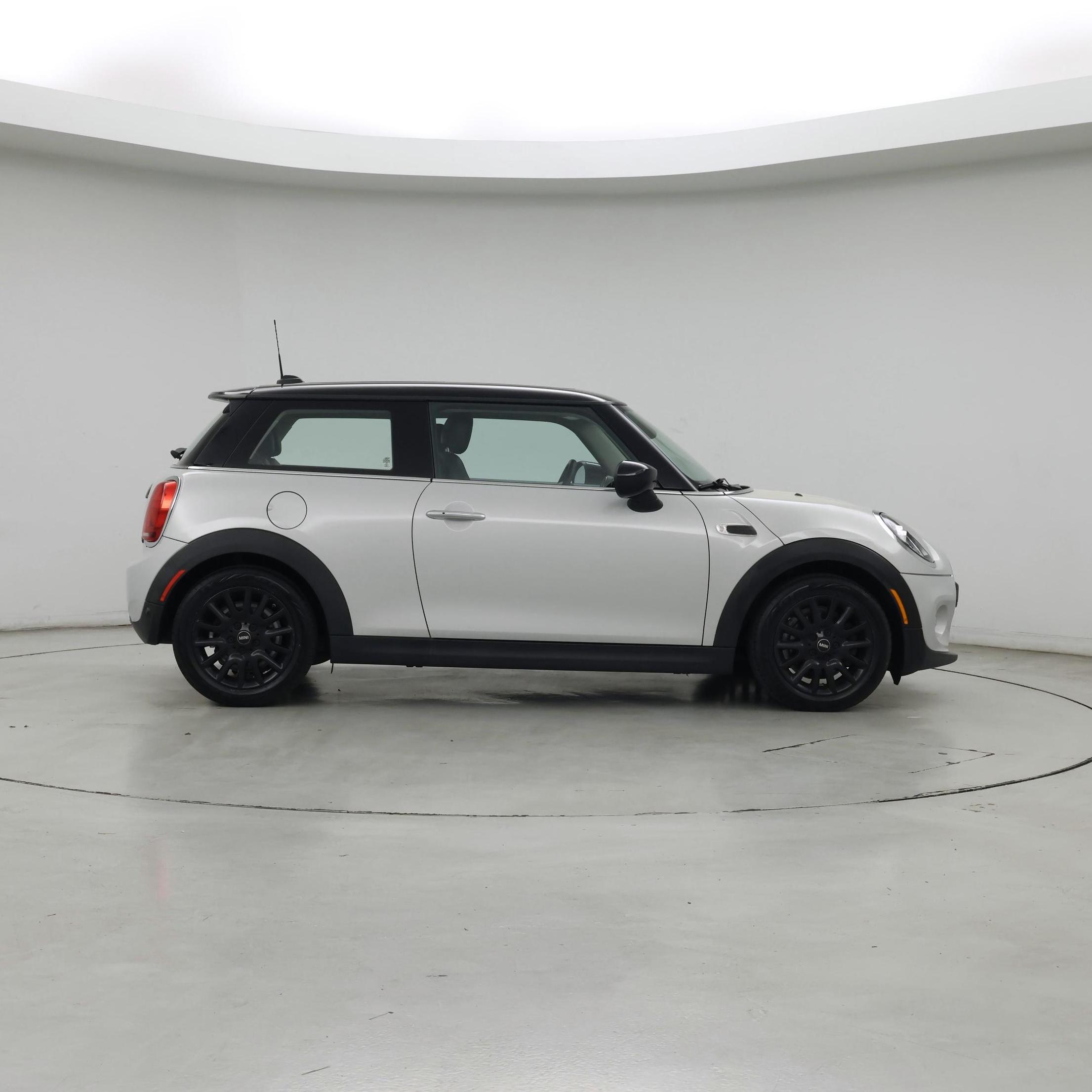 Thumbnail: 2021 MINI Cooper Hardtop - 7