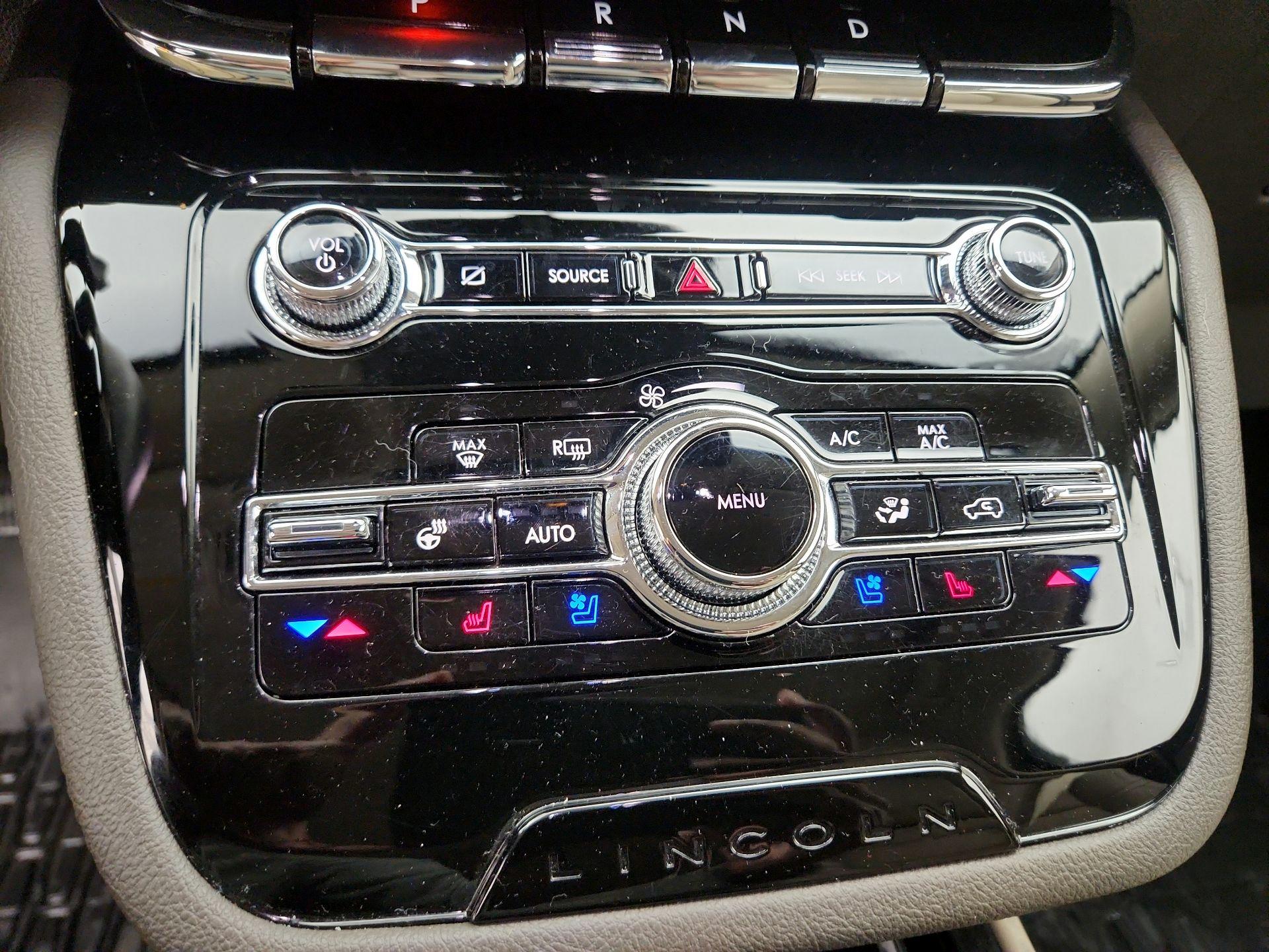 Thumbnail: 2021 Lincoln Corsair - 17