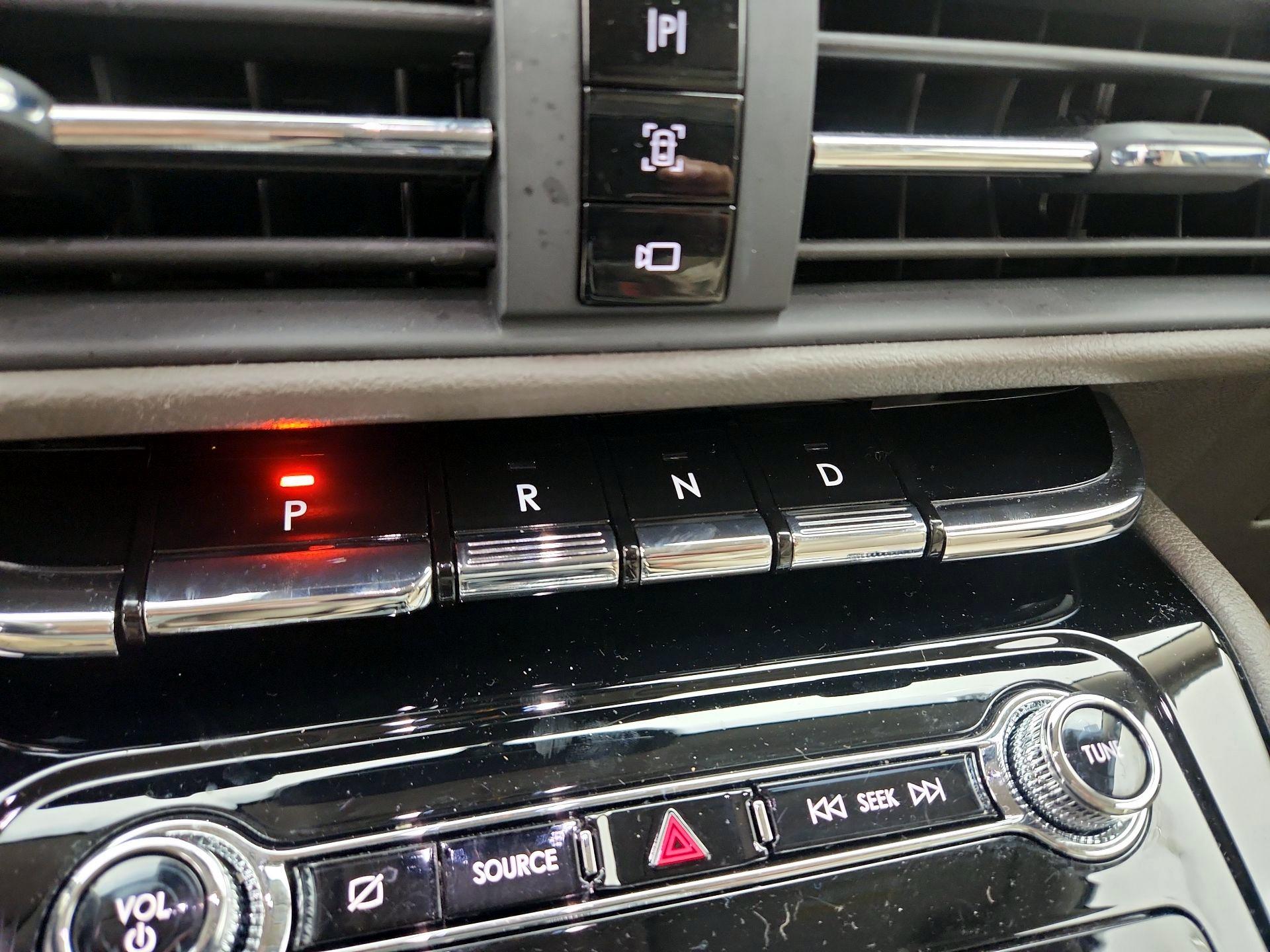 Thumbnail: 2021 Lincoln Corsair - 18