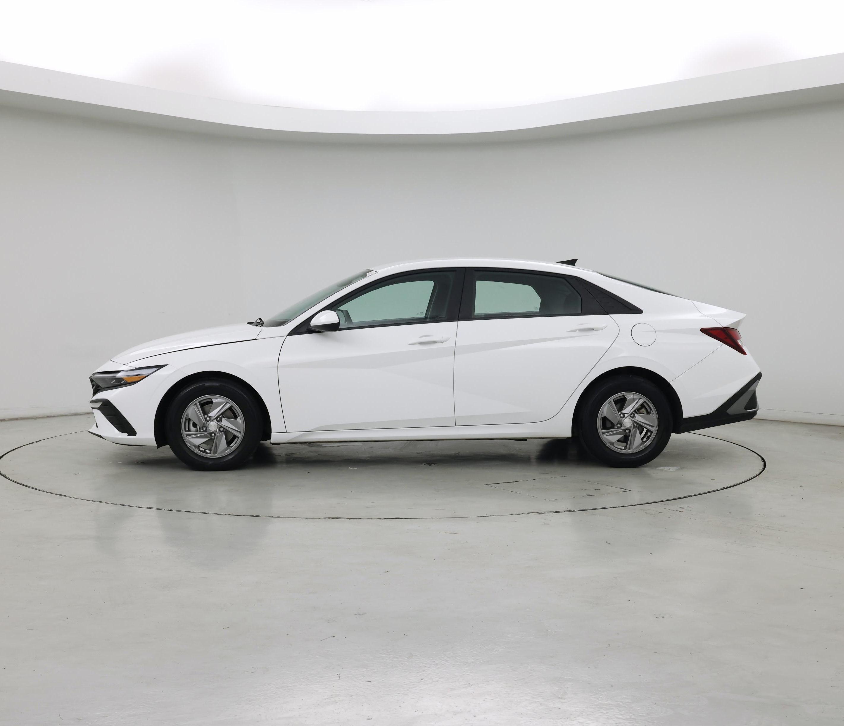 Thumbnail: 2024 Hyundai Elantra - 3