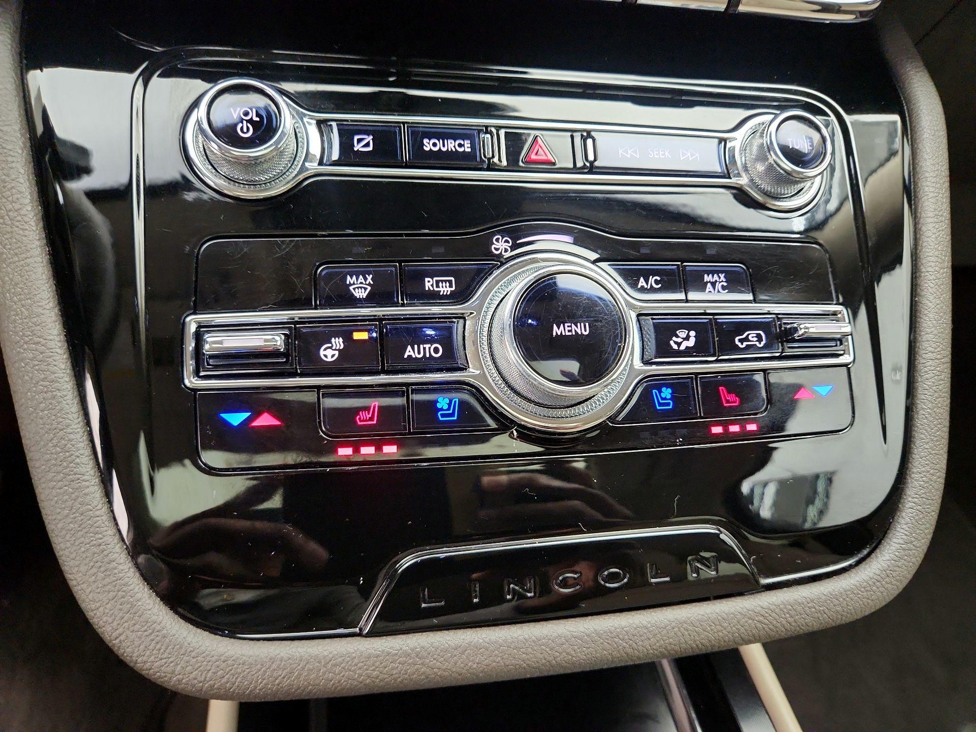 Thumbnail: 2021 Lincoln Corsair - 17