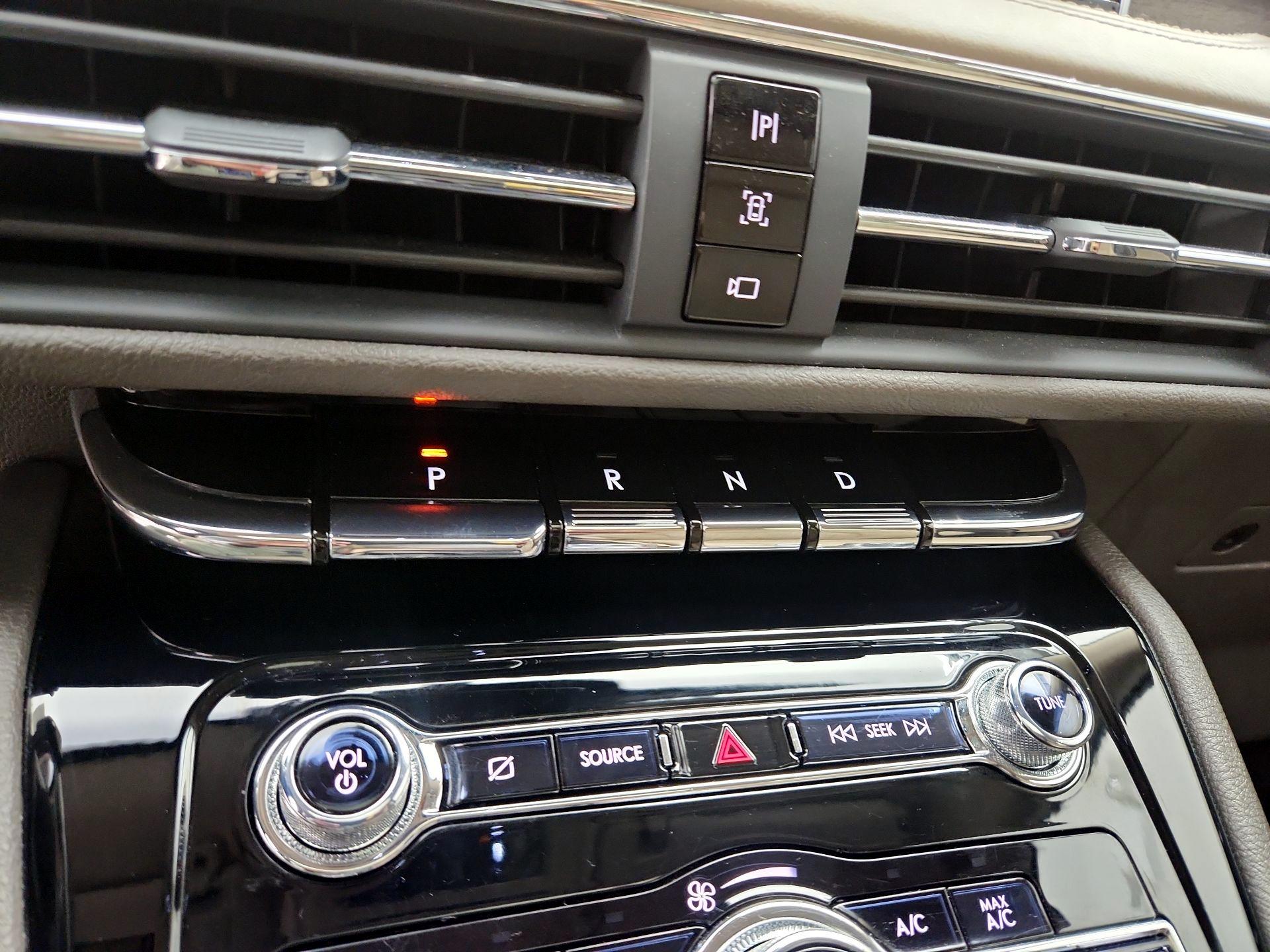 Thumbnail: 2021 Lincoln Corsair - 18