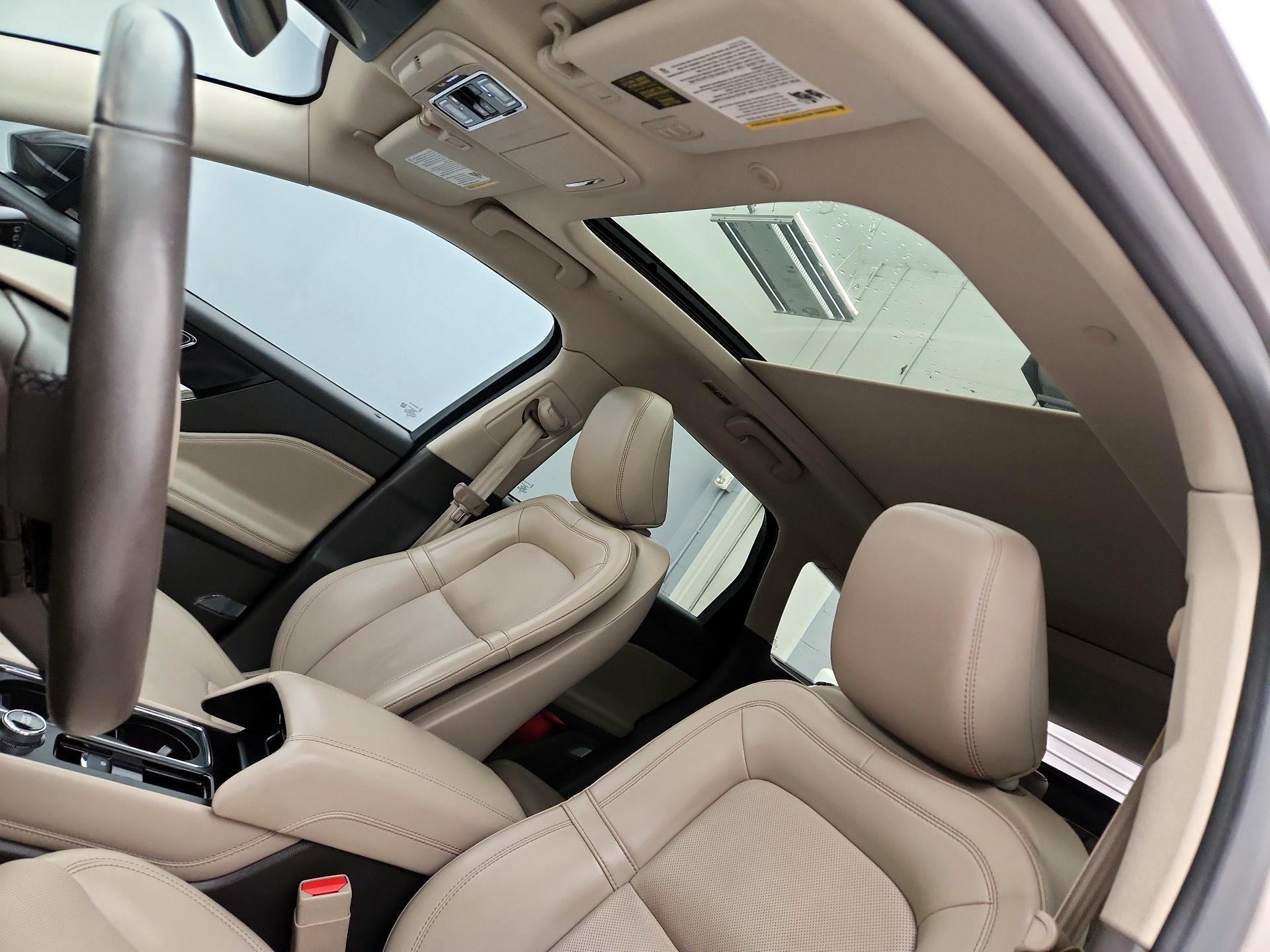 Thumbnail: 2021 Lincoln Corsair - 20