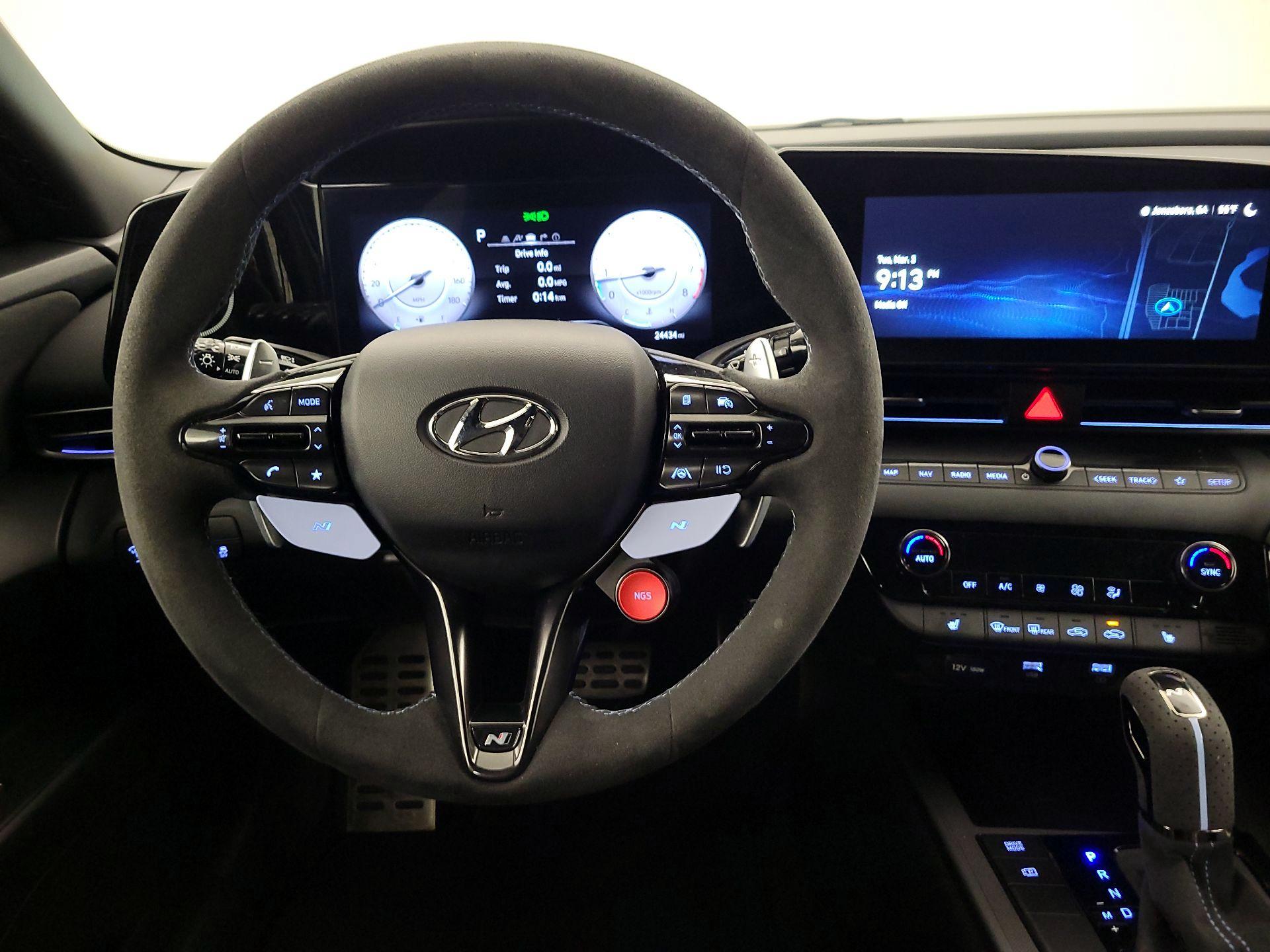 Thumbnail: 2023 Hyundai Elantra - 10