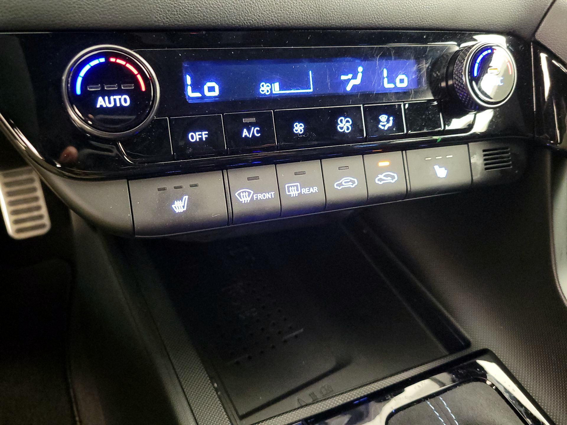 Thumbnail: 2023 Hyundai Elantra - 17