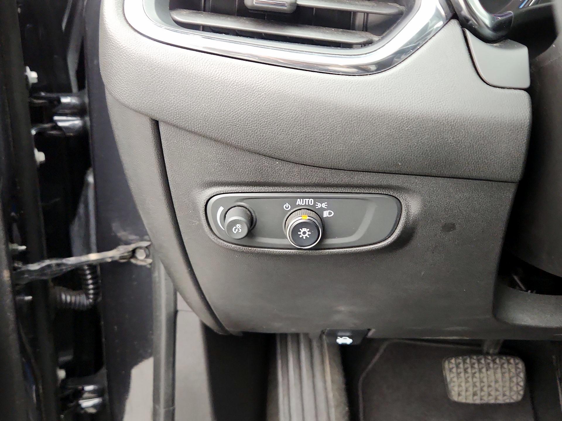 Thumbnail: 2022 Chevrolet Equinox - 13