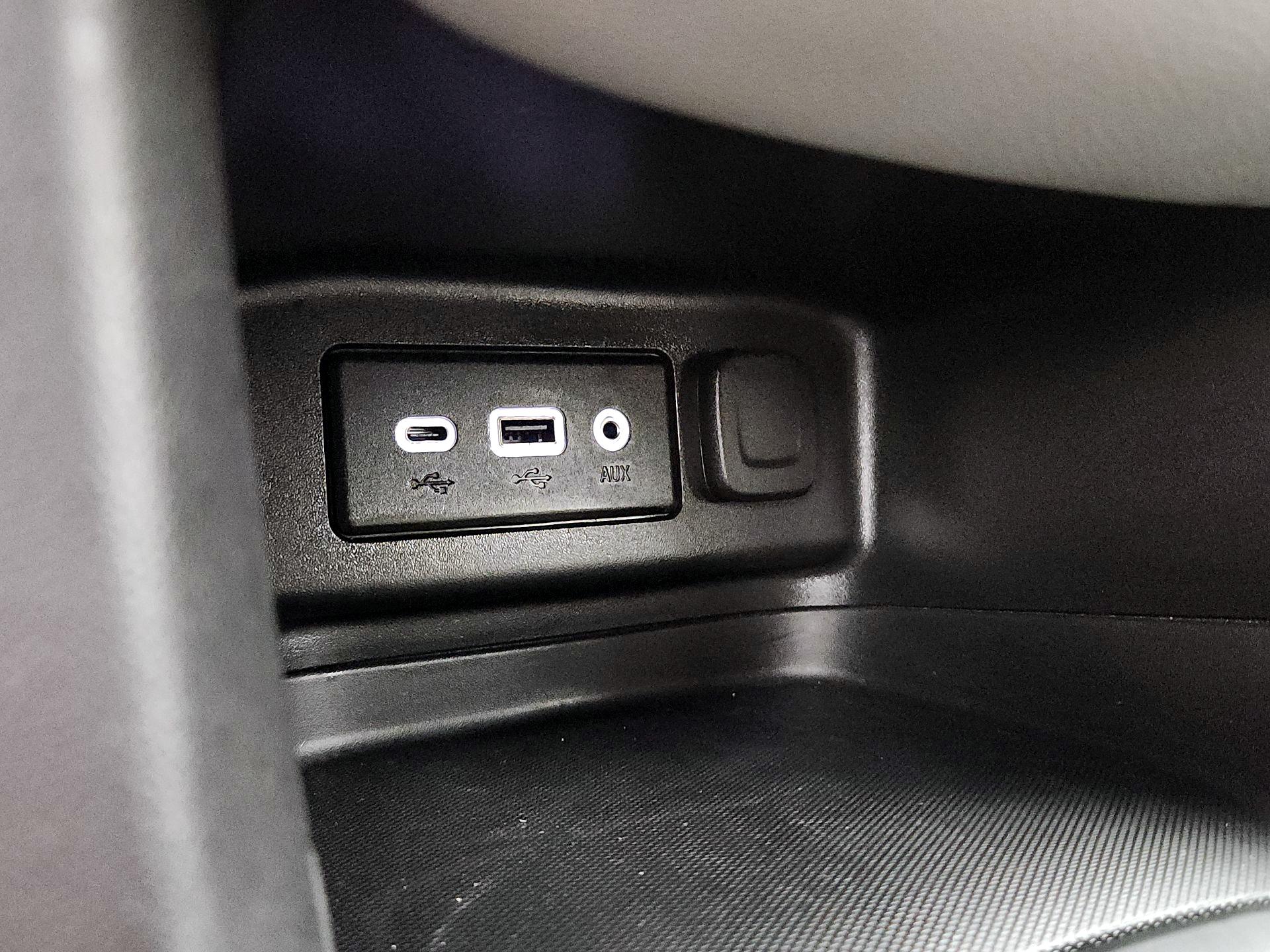 Thumbnail: 2022 Chevrolet Equinox - 18