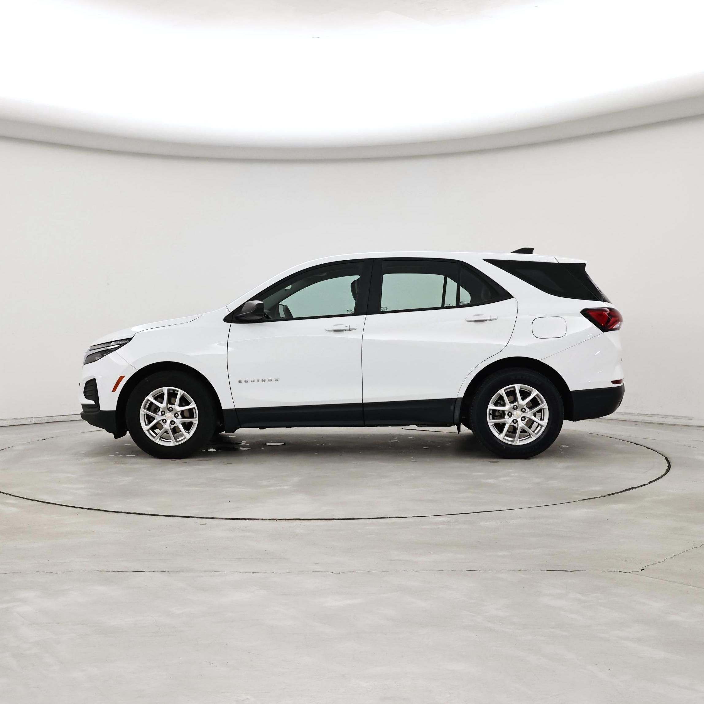 Thumbnail: 2022 Chevrolet Equinox - 3