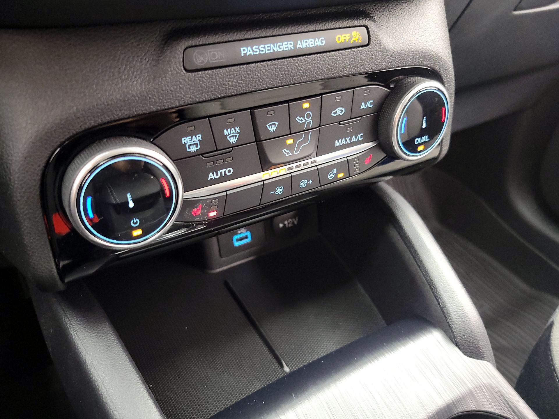 Thumbnail: 2022 Ford Escape - 17