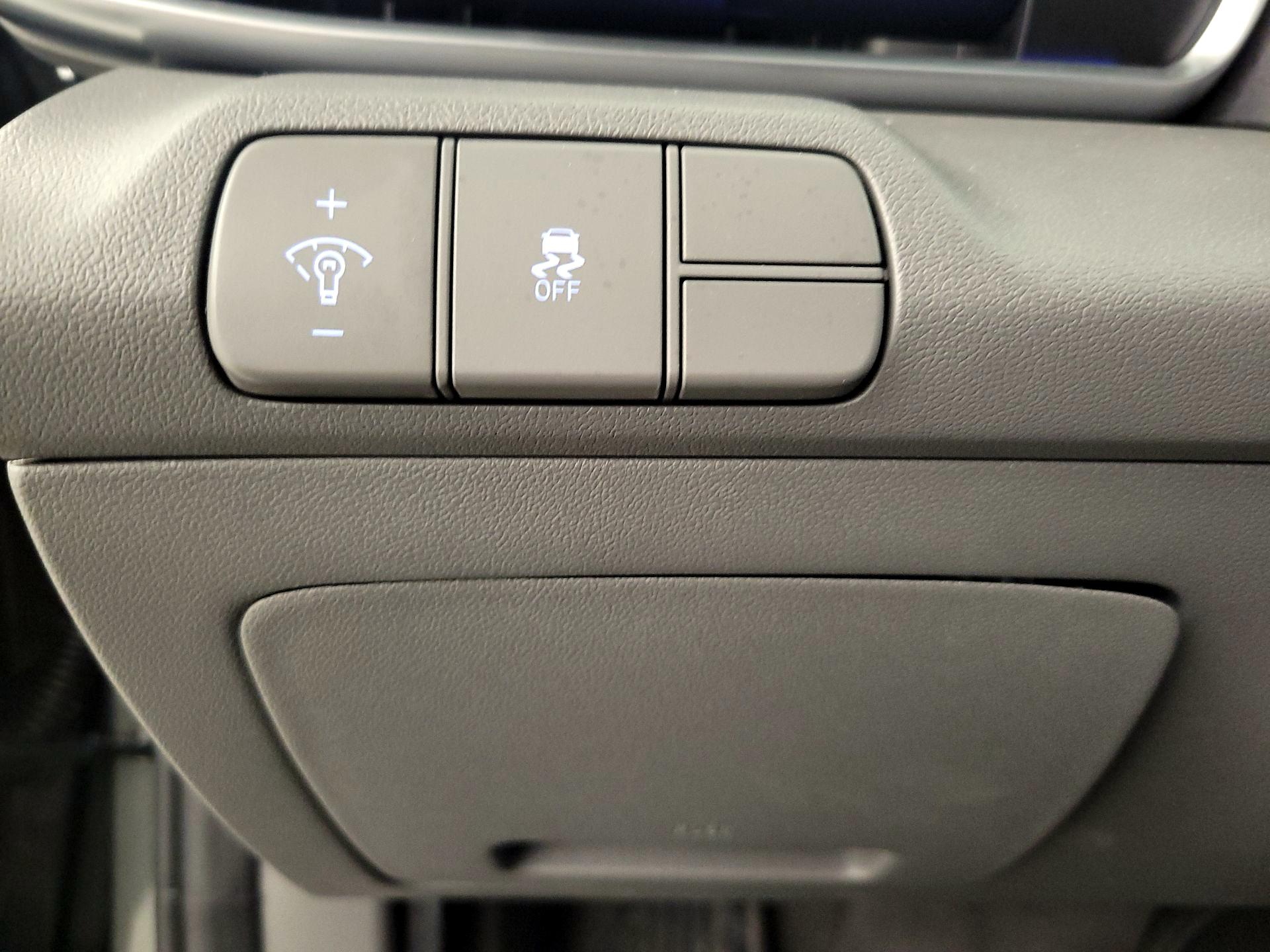 Thumbnail: 2025 Hyundai Elantra - 13