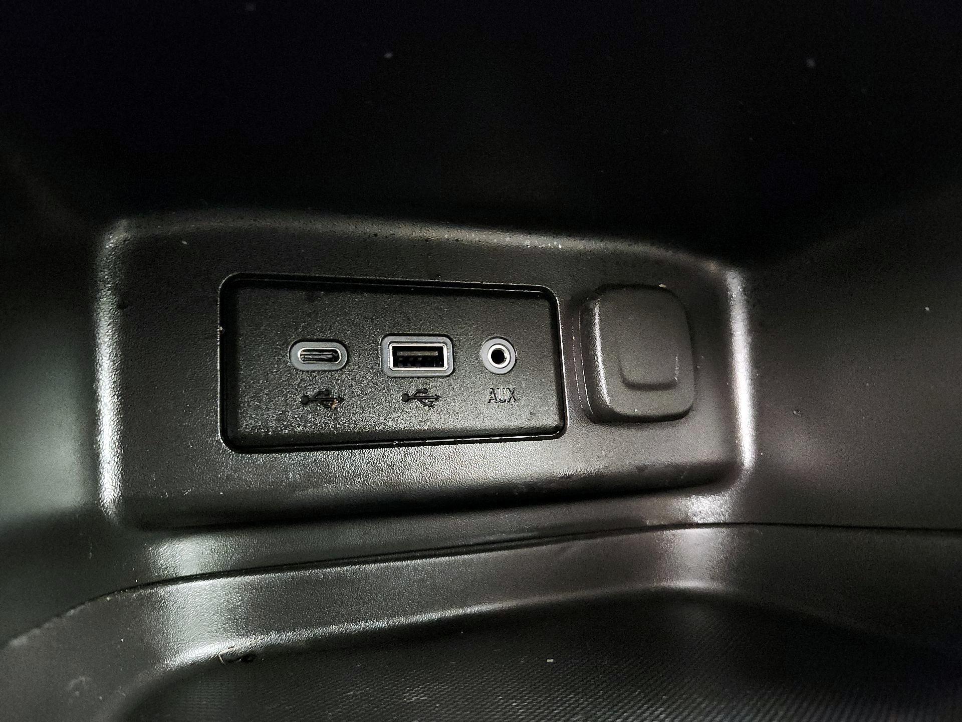 Thumbnail: 2023 Chevrolet Equinox - 18