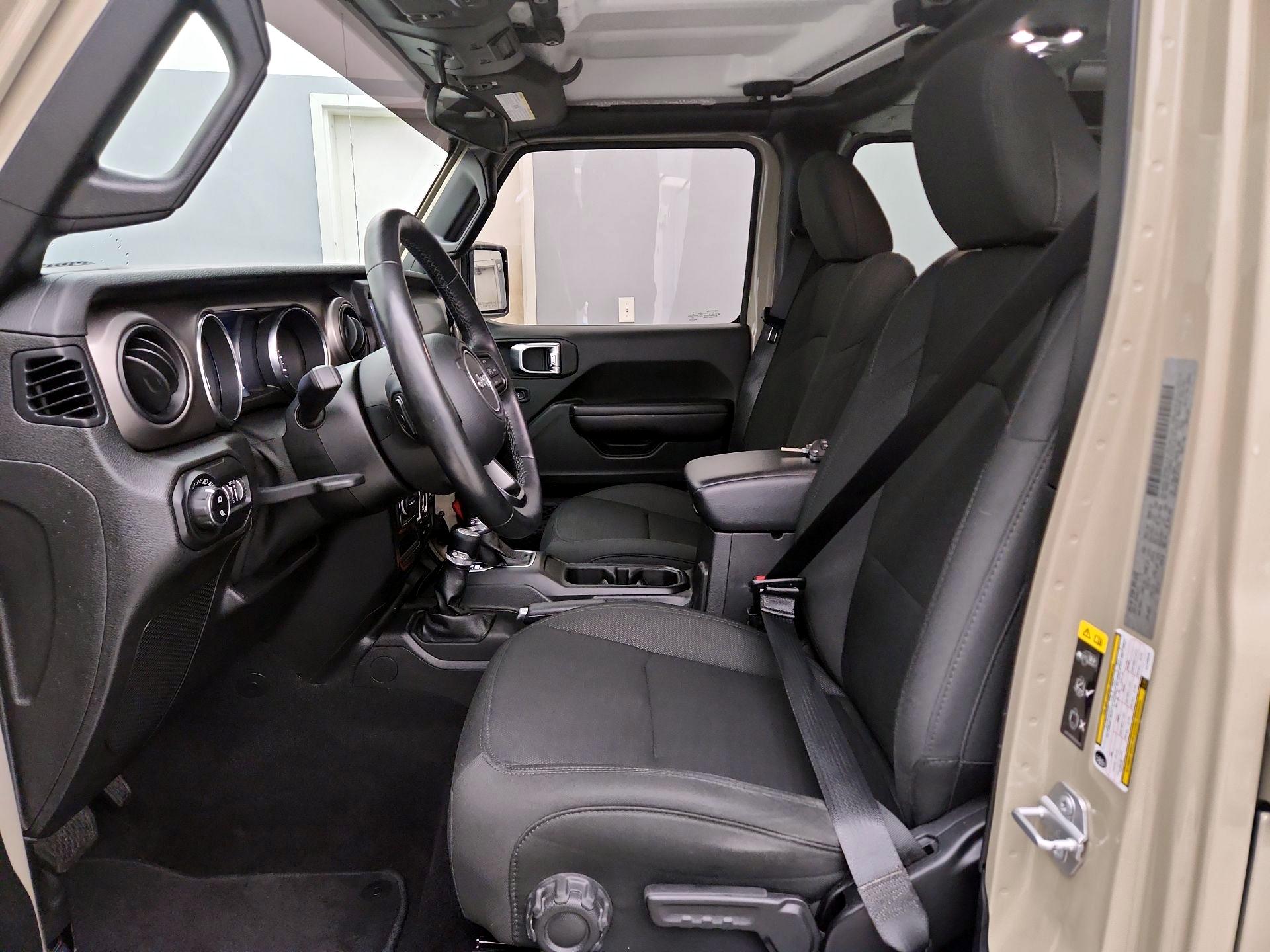 Thumbnail: 2020 Jeep Gladiator - 11