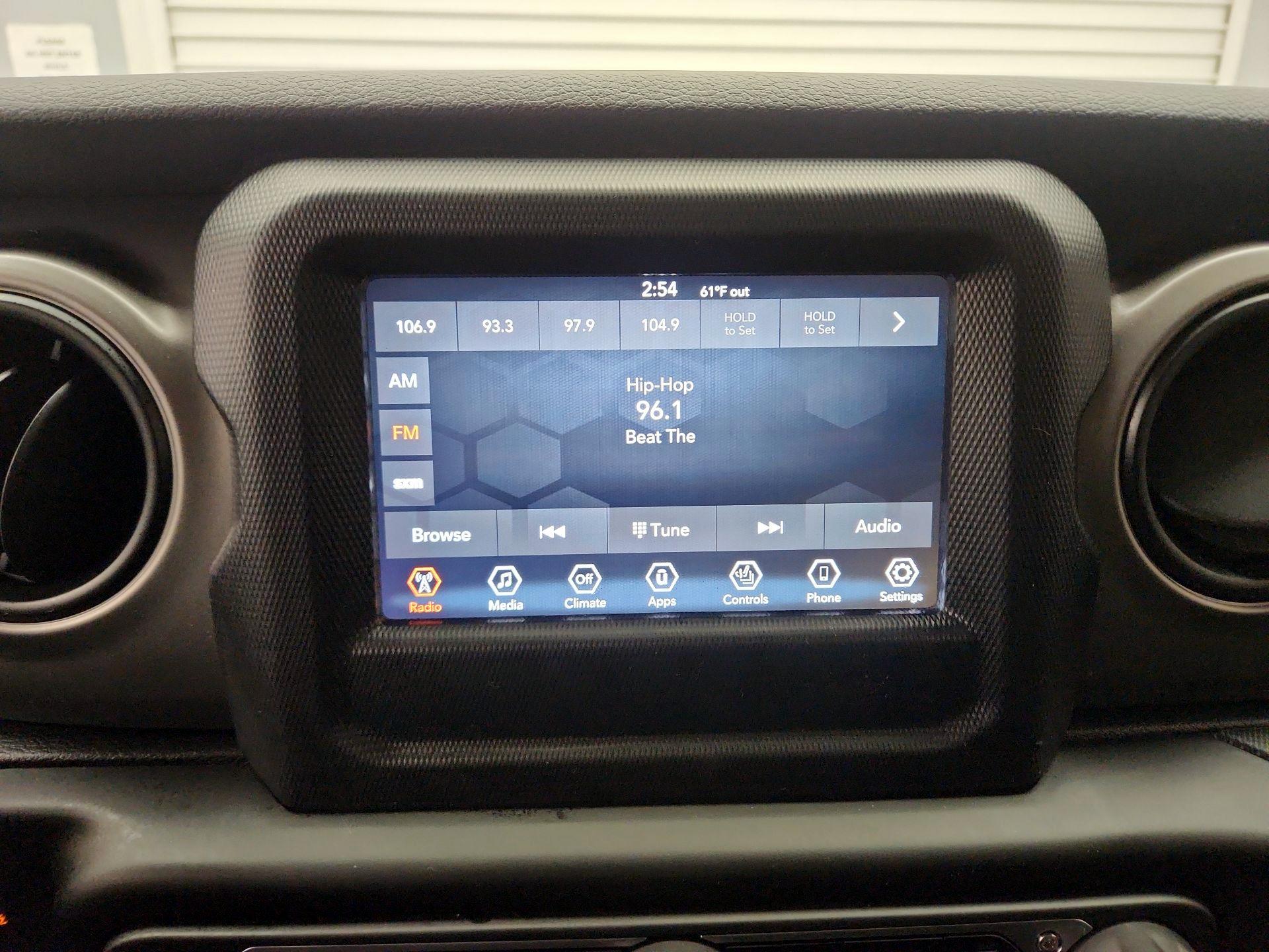 Thumbnail: 2020 Jeep Gladiator - 15