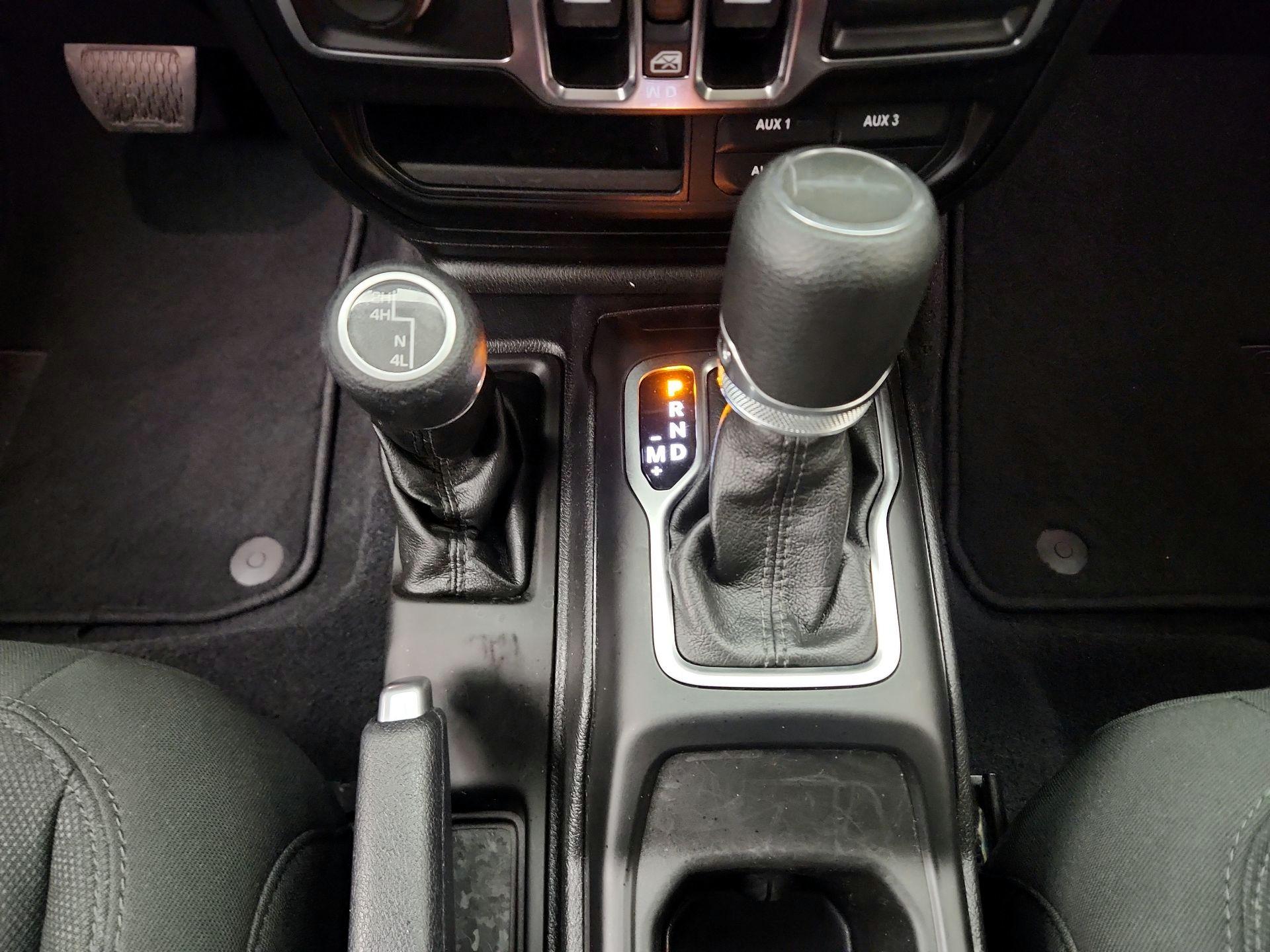 Thumbnail: 2020 Jeep Gladiator - 17