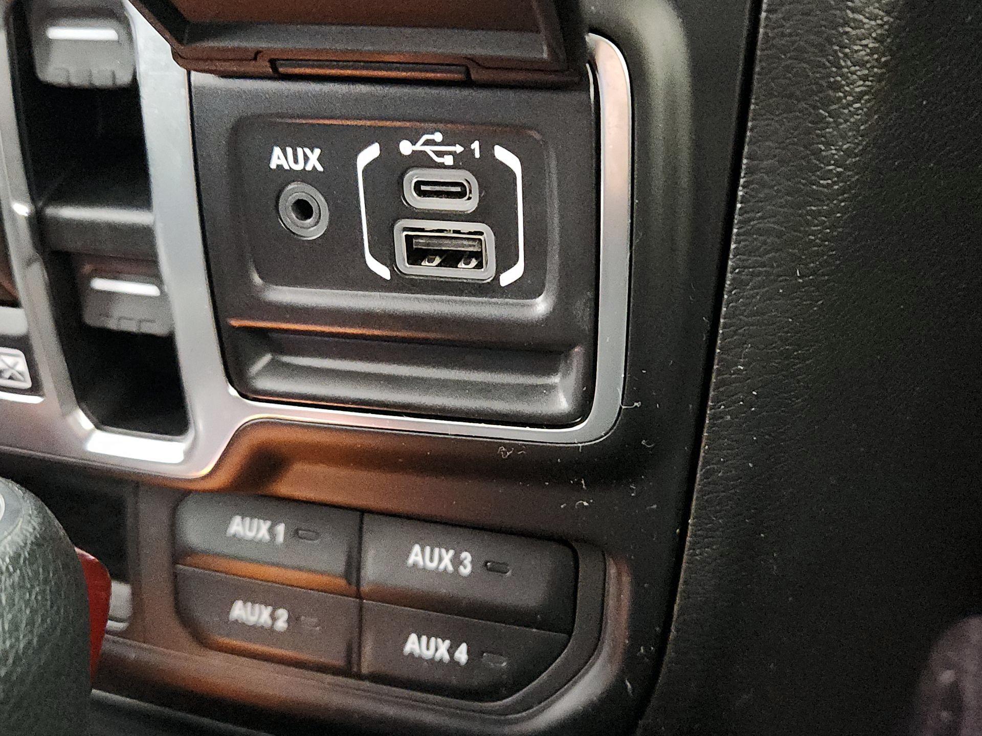 Thumbnail: 2020 Jeep Gladiator - 18