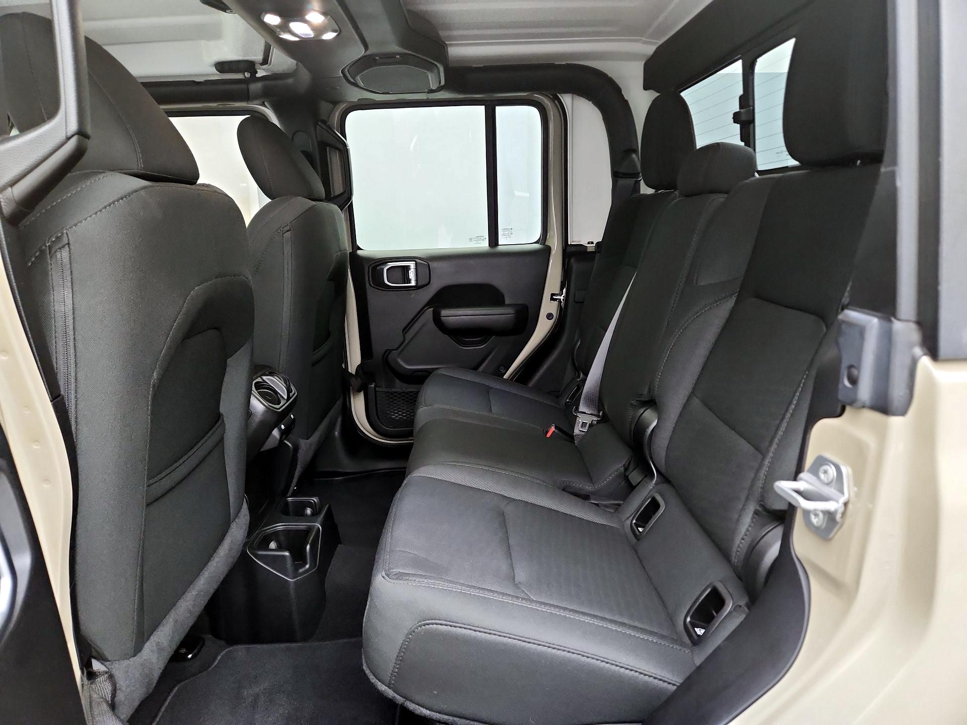 Thumbnail: 2020 Jeep Gladiator - 19