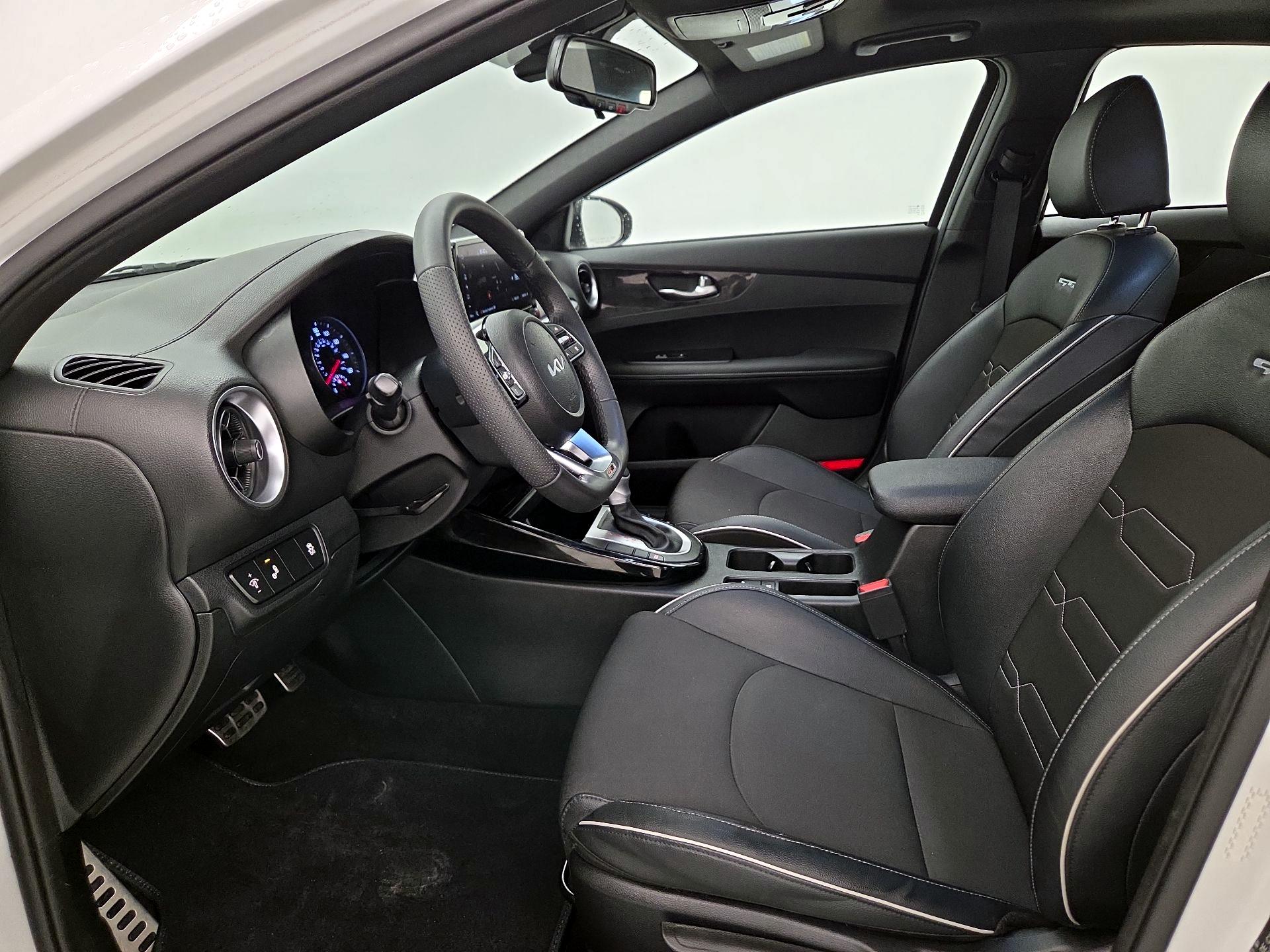 Thumbnail: 2023 Kia Forte - 11