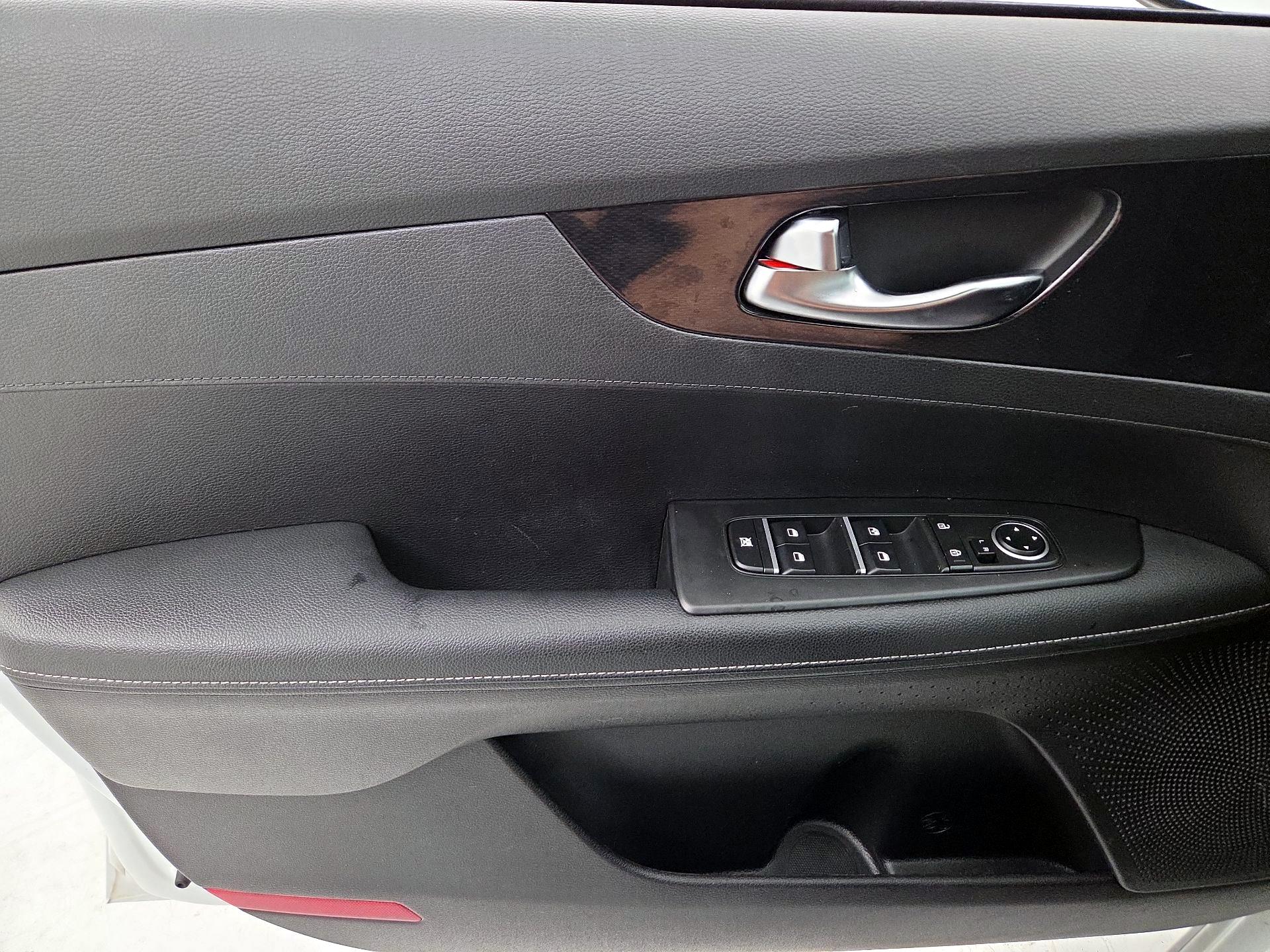 Thumbnail: 2023 Kia Forte - 12