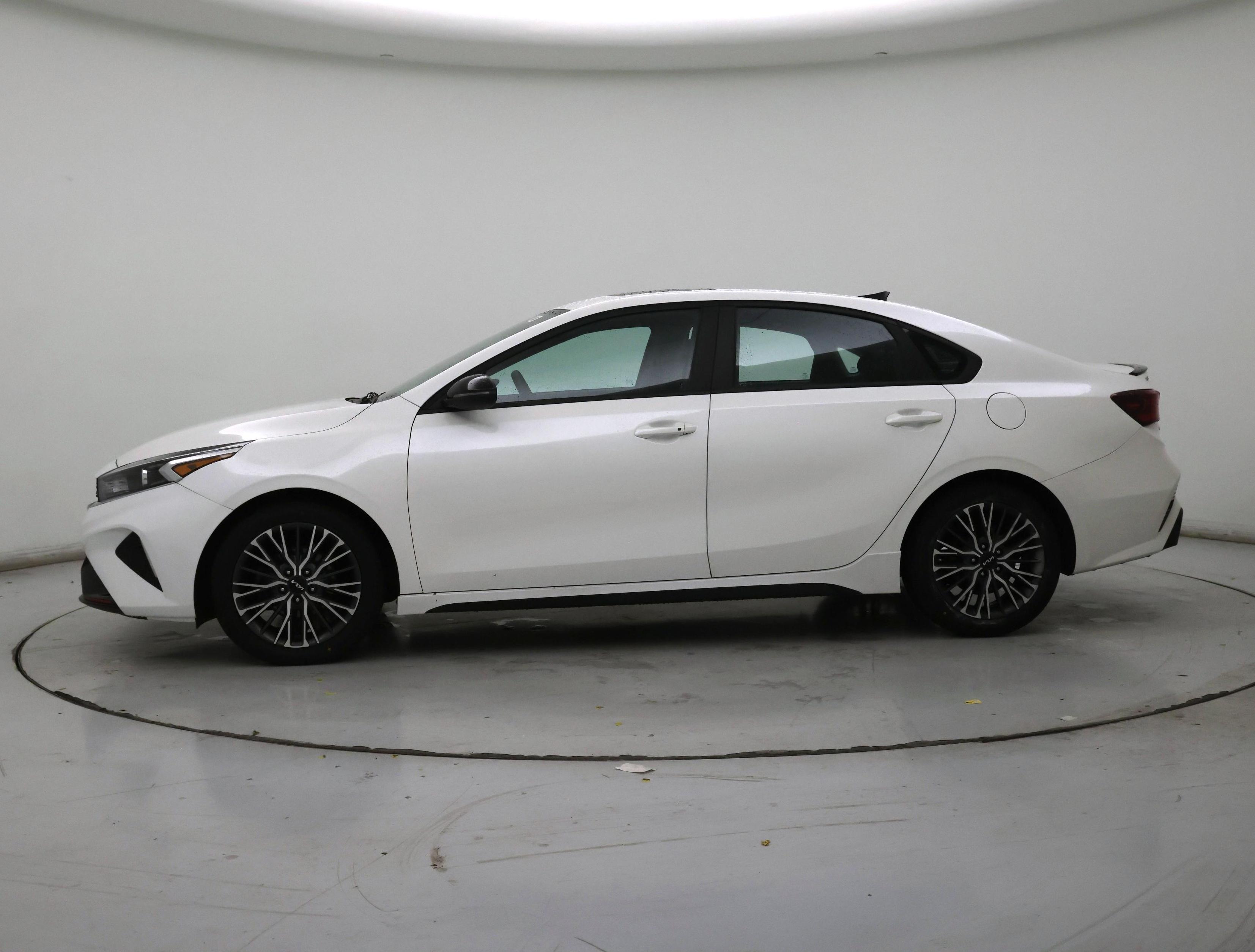 Thumbnail: 2023 Kia Forte - 3