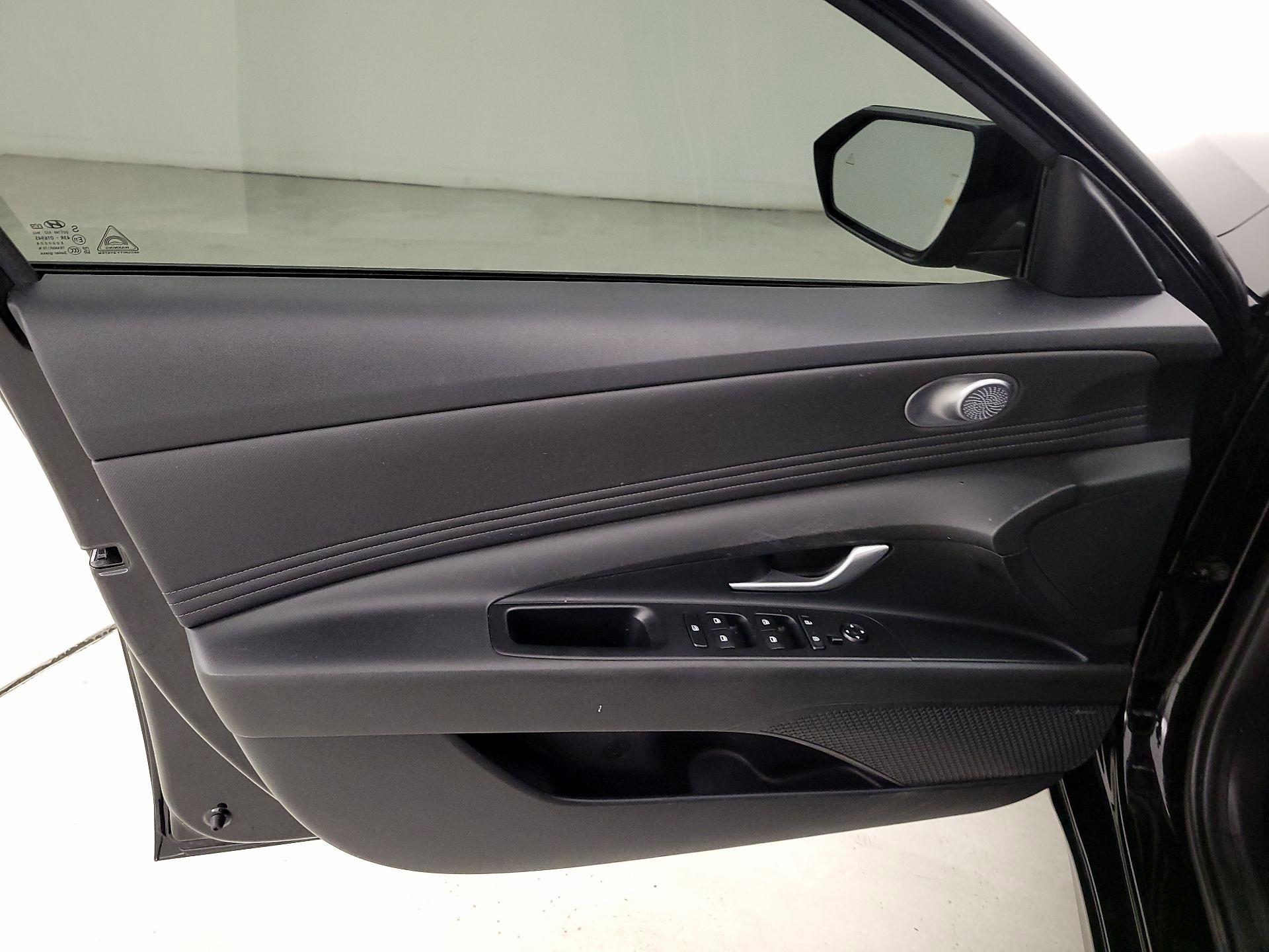 Thumbnail: 2023 Hyundai Elantra - 12